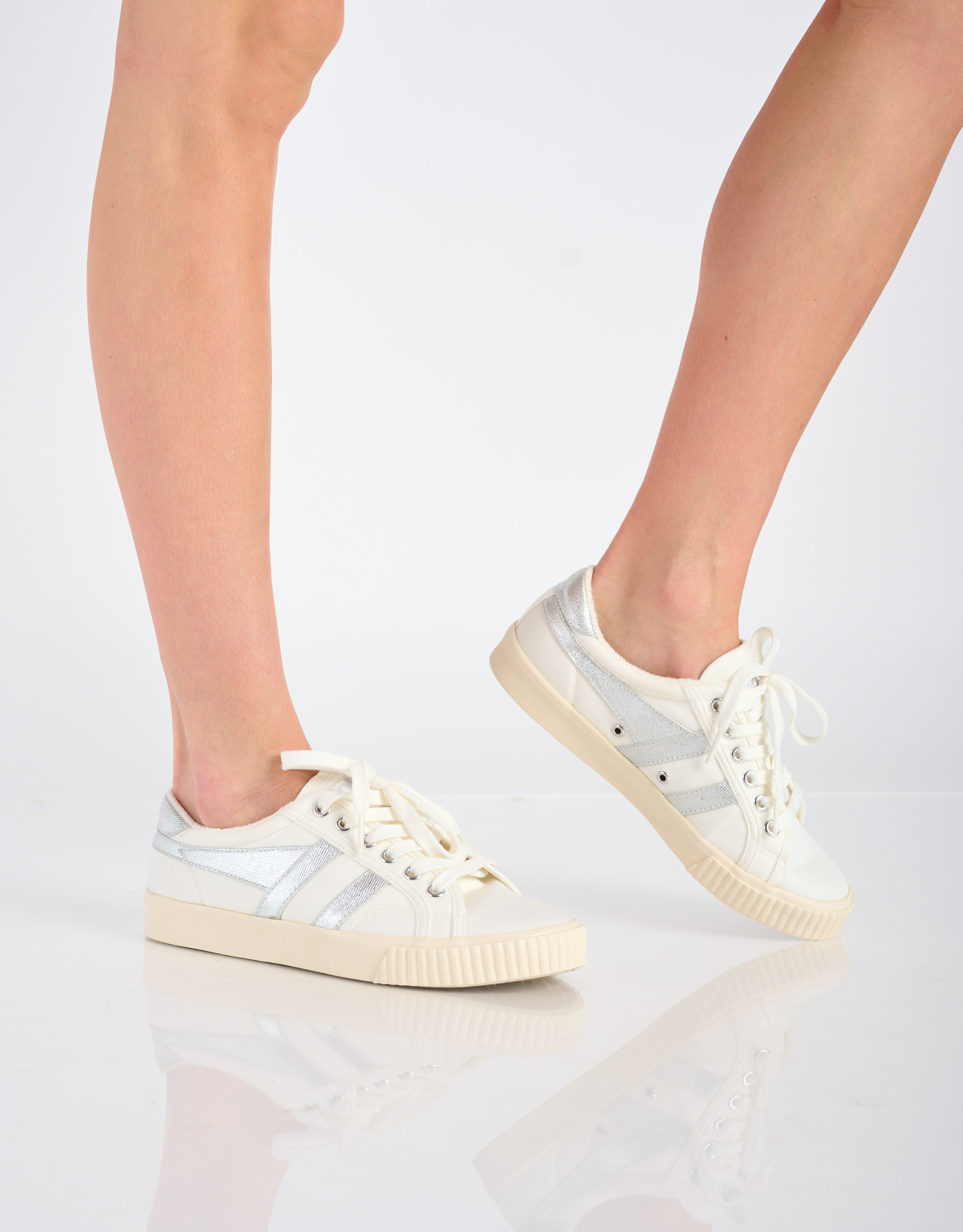 נעלי נשים - Gola - סניקרס TENNIS MARK COX - לבן   כסף3