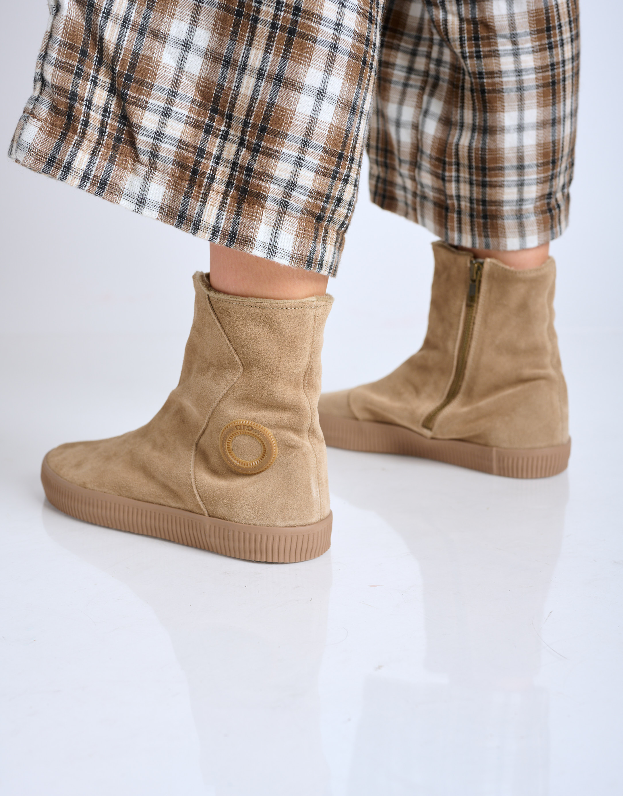 נעלי נשים - Aro - מגפני מעטפה מזמש NOELLE - חום בהיר4