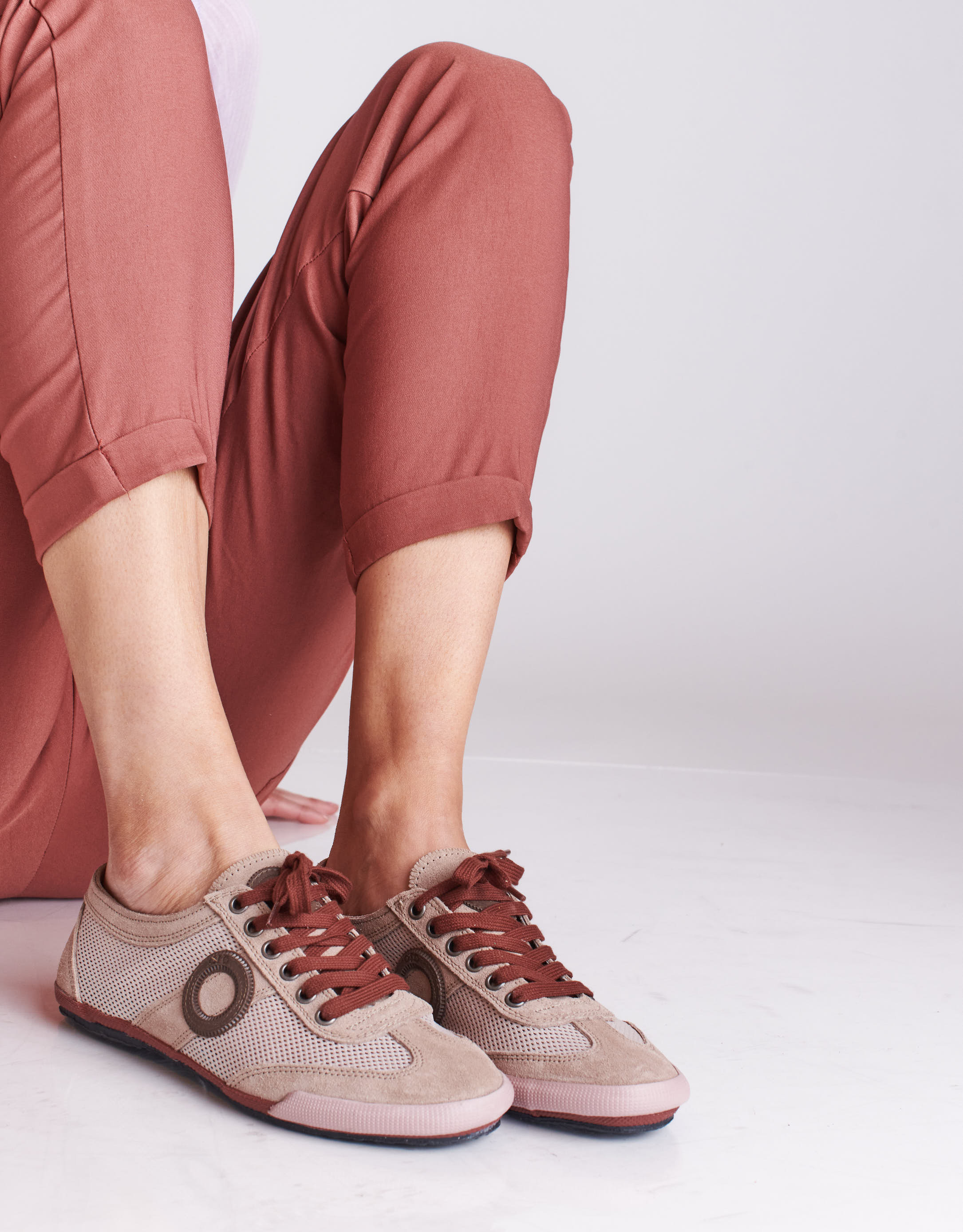 נעלי נשים - Aro - סניקרס JOANETA - בז'   חום2