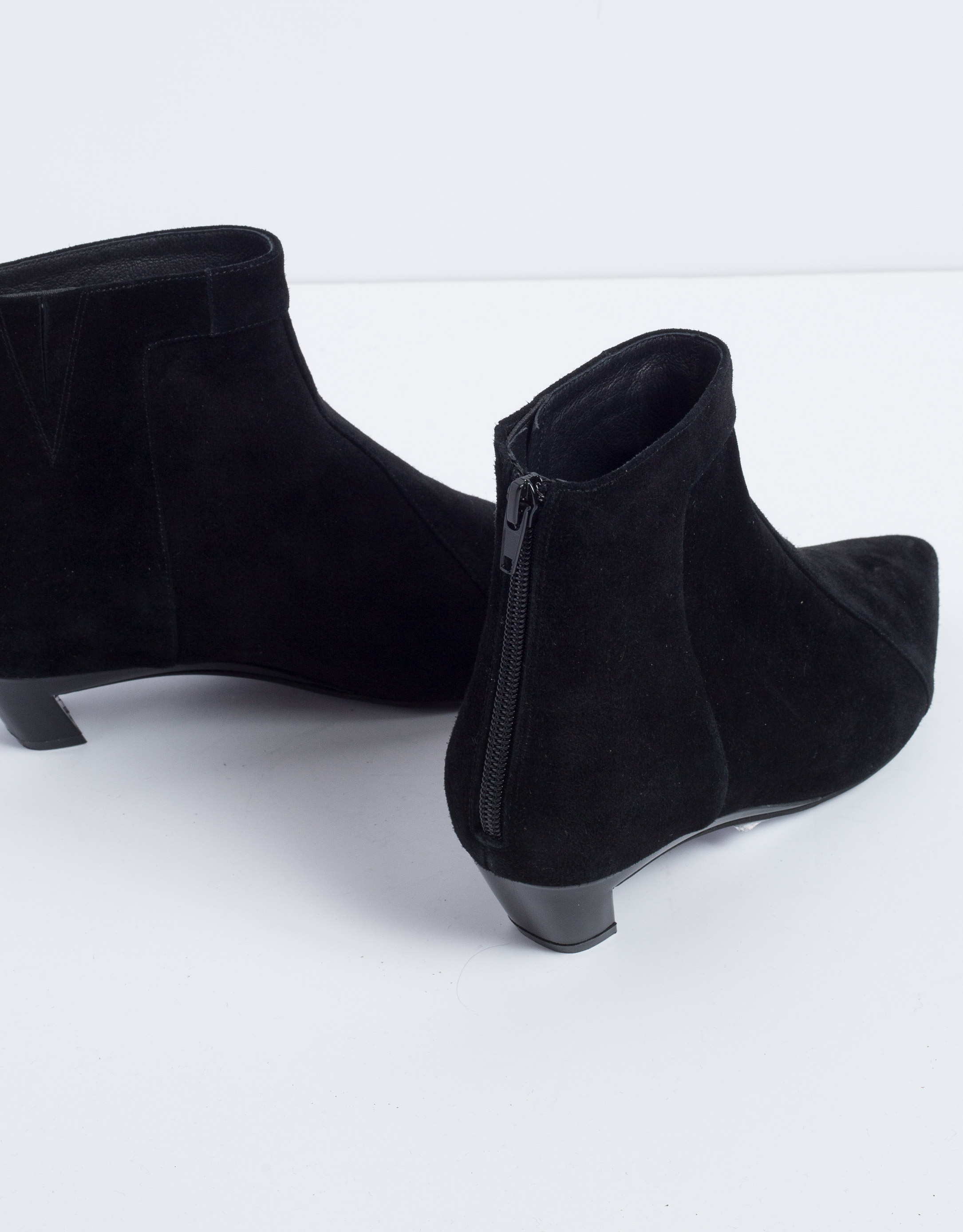 נעלי נשים - Jeffrey Campbell - מגפוני זמש MISTRESS - שחור2