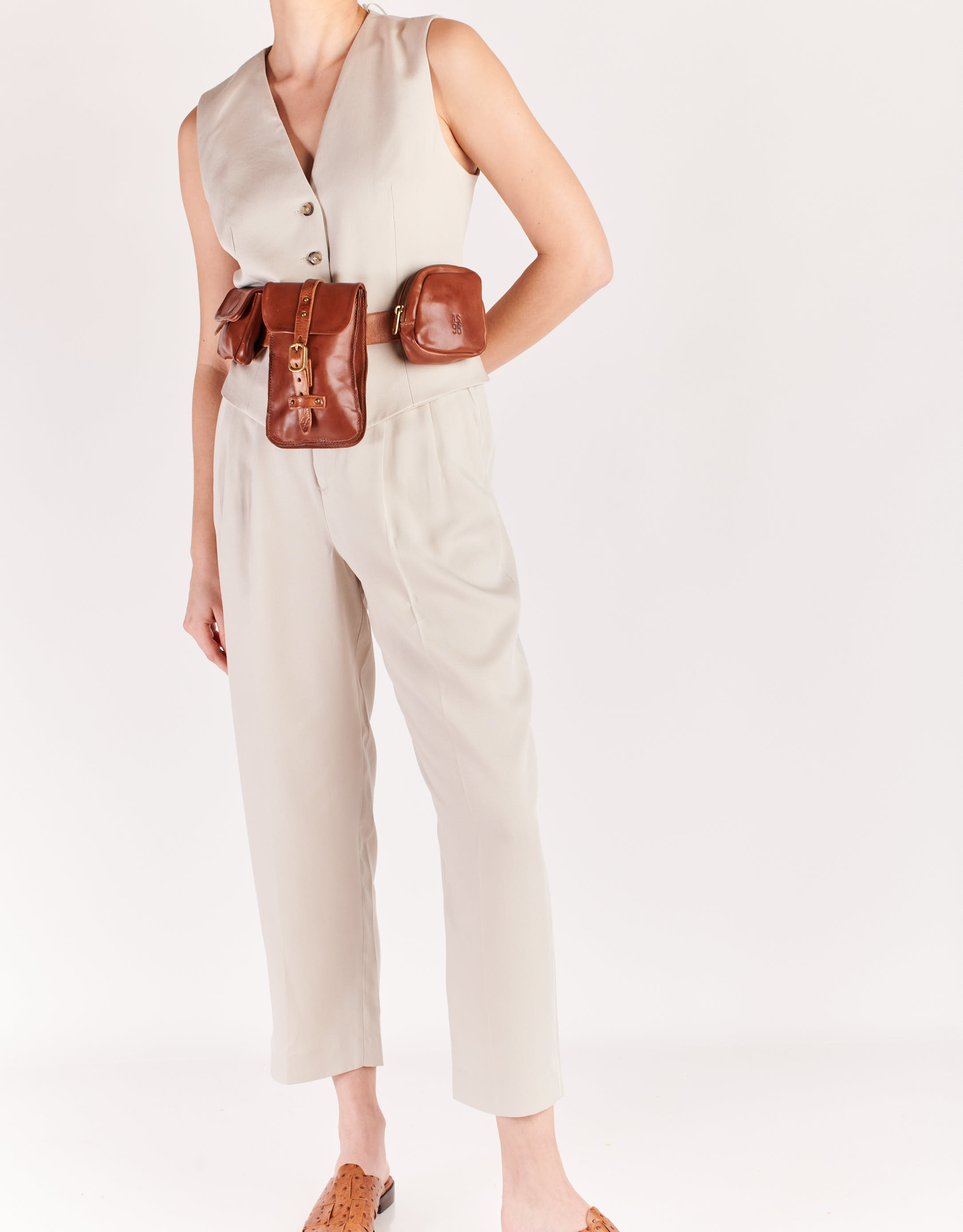 A.S. 98 - חגורה עם נרתיקי עור - חום3