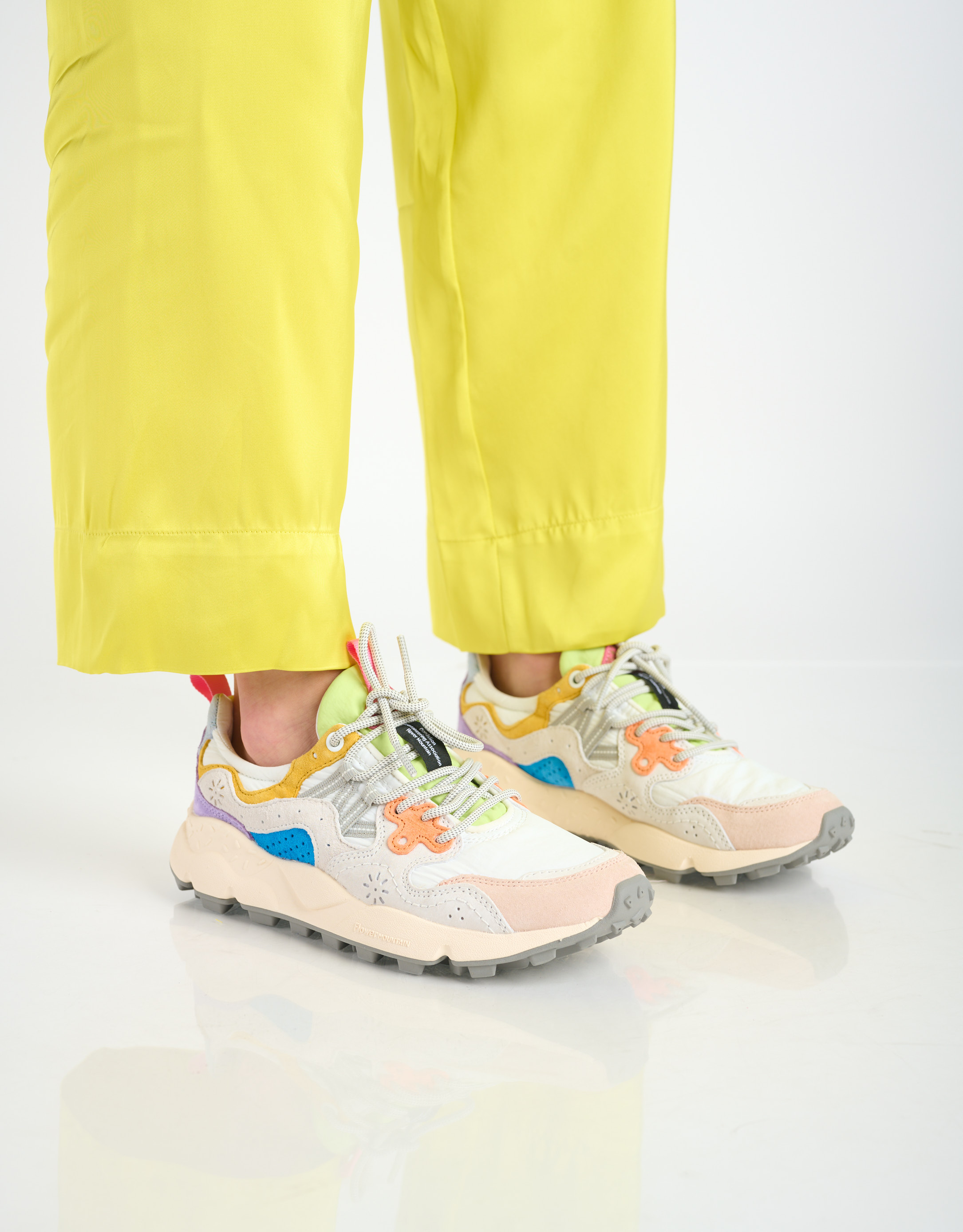 נעלי נשים - Flower Mountain - סניקרס YAMANO צבעוניות - לבן   ורוד4