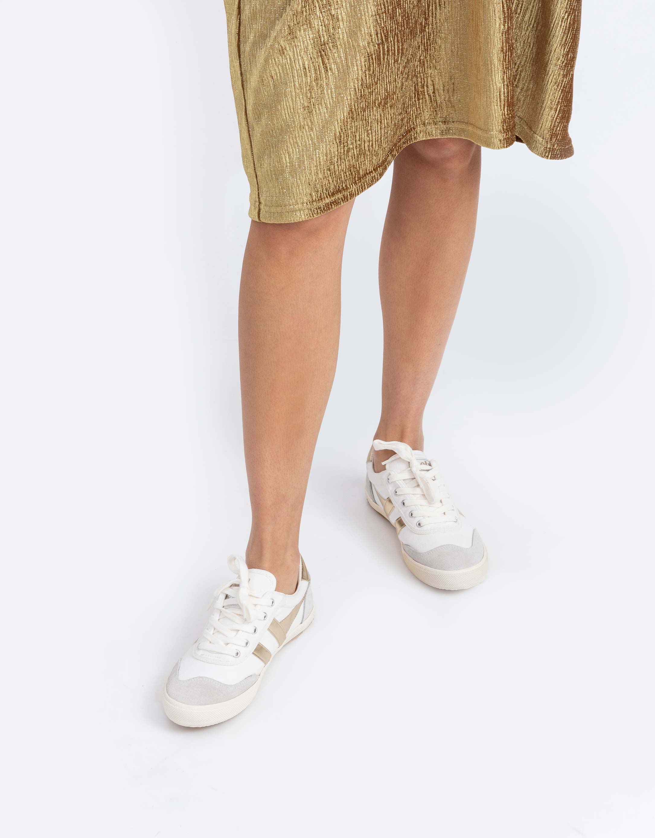 נעלי נשים - Gola - סניקרס BADMINTON - לבן   זהב4