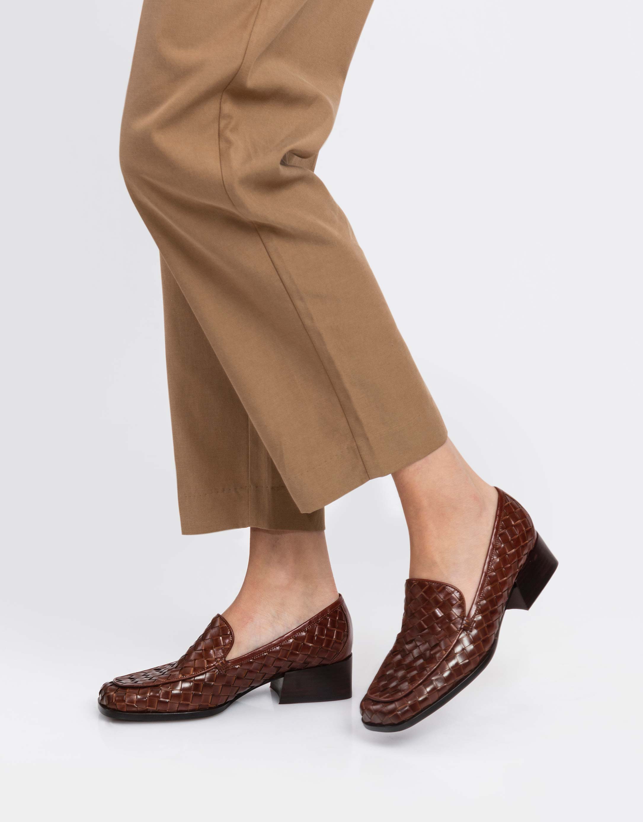 נעלי נשים - Jeffrey Campbell - מוקסינים קלועים BRODRIC - חום2