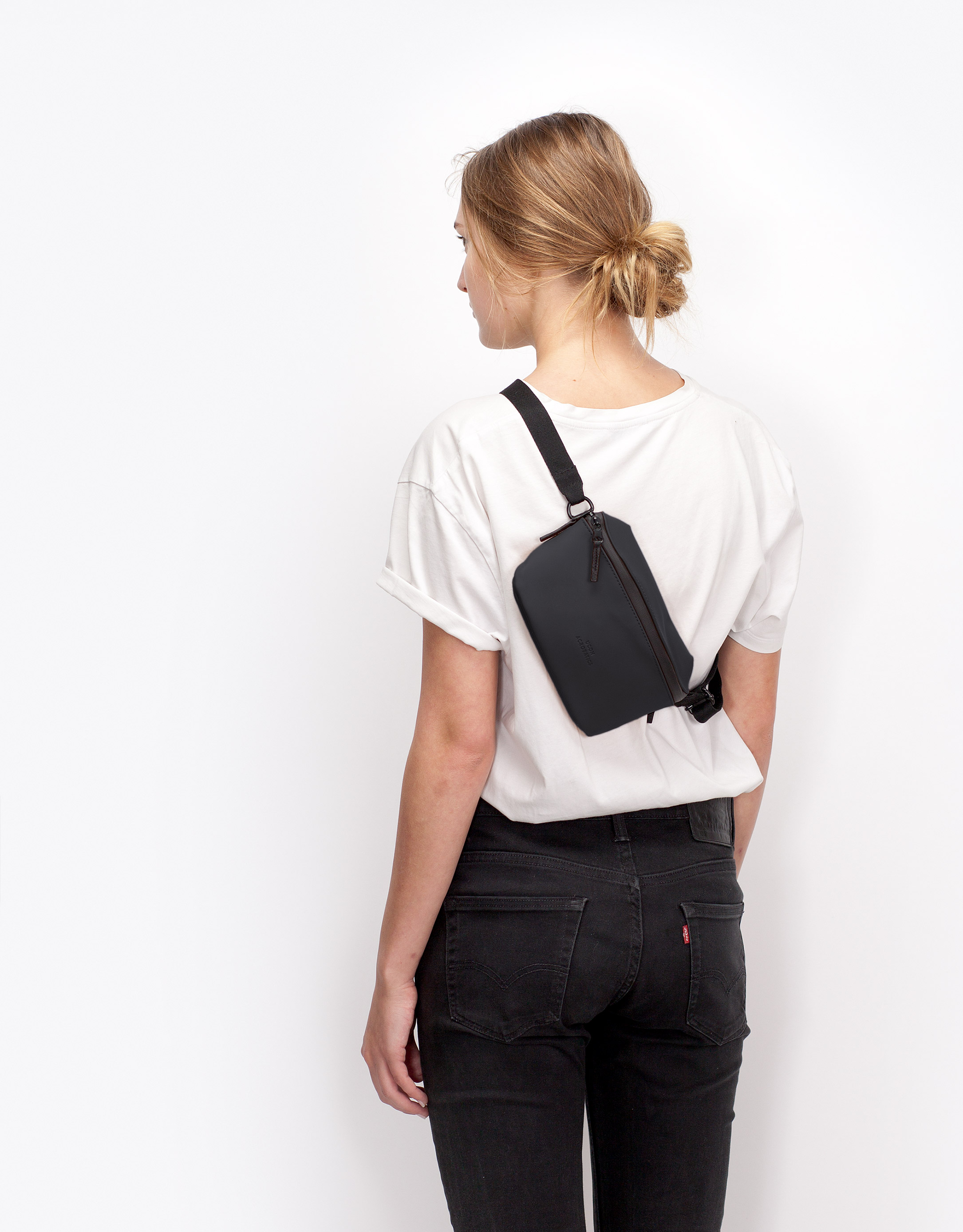 Ucon Acrobatics - פאוץ'  JONA LOTUS - שחור2