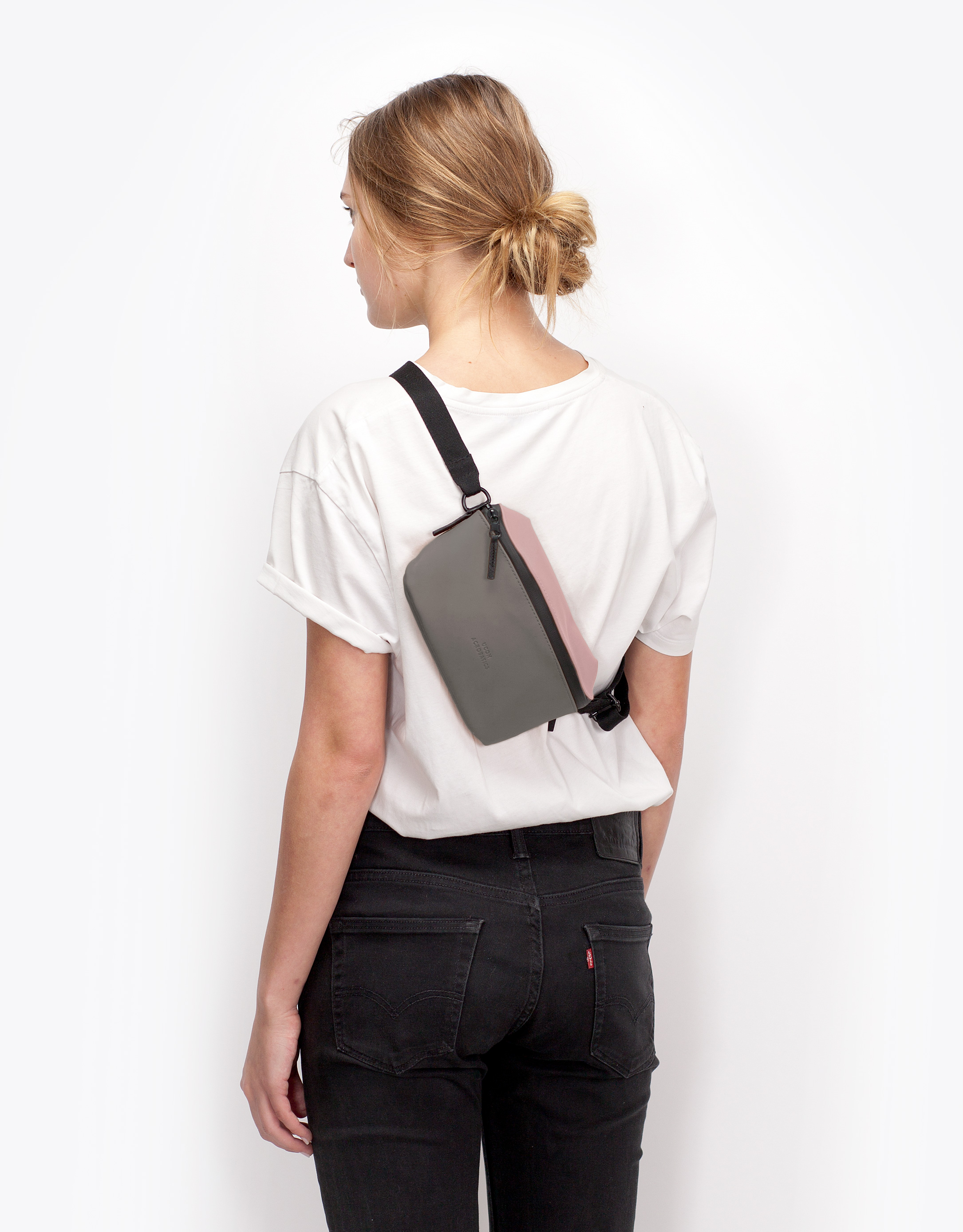 Ucon Acrobatics - פאוץ'  JONA LOTUS - ורוד   אפור3