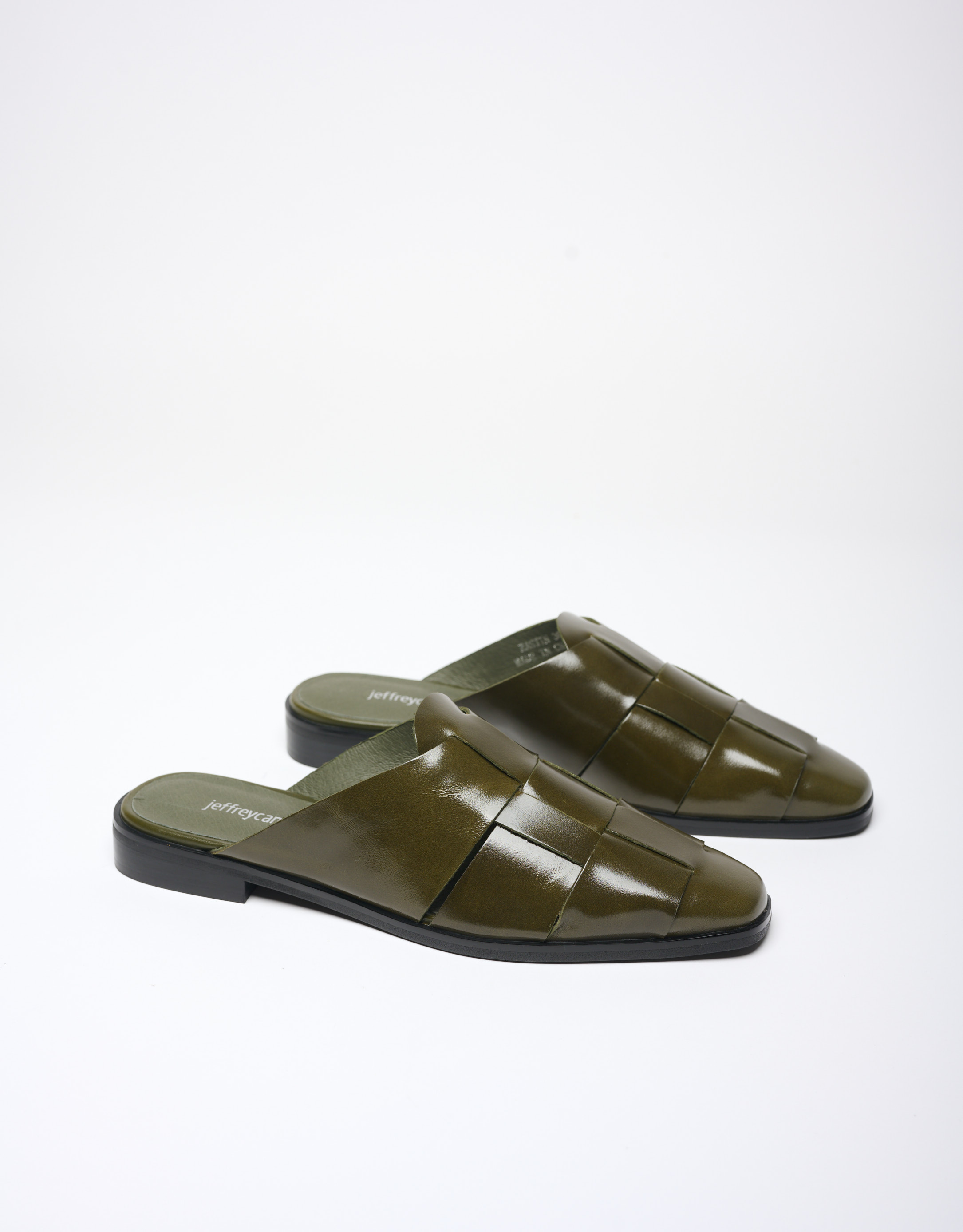 נעלי נשים - Jeffrey Campbell - כפכפי מיולז מעור  EASTIN - ירוק2