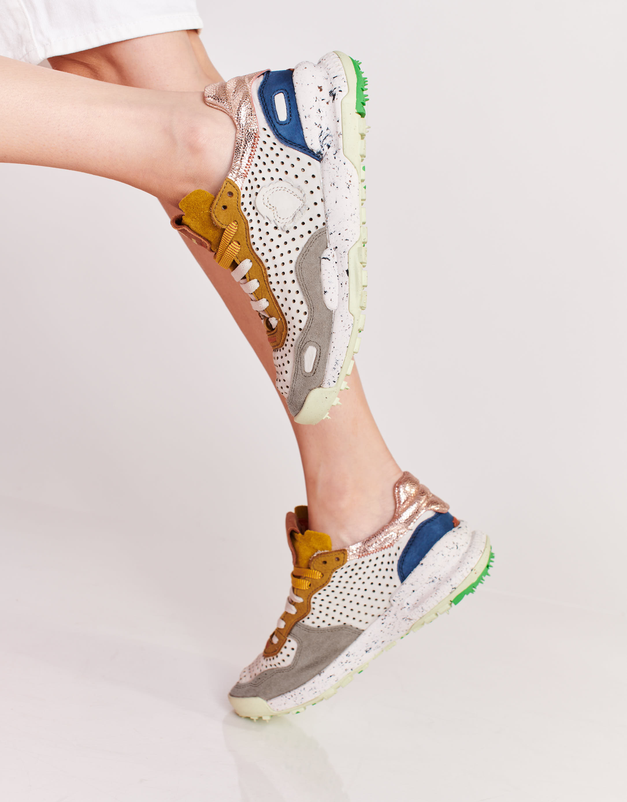 נעלי נשים - Satorisan - סניקרס מחוררות CHACRONA - זית2