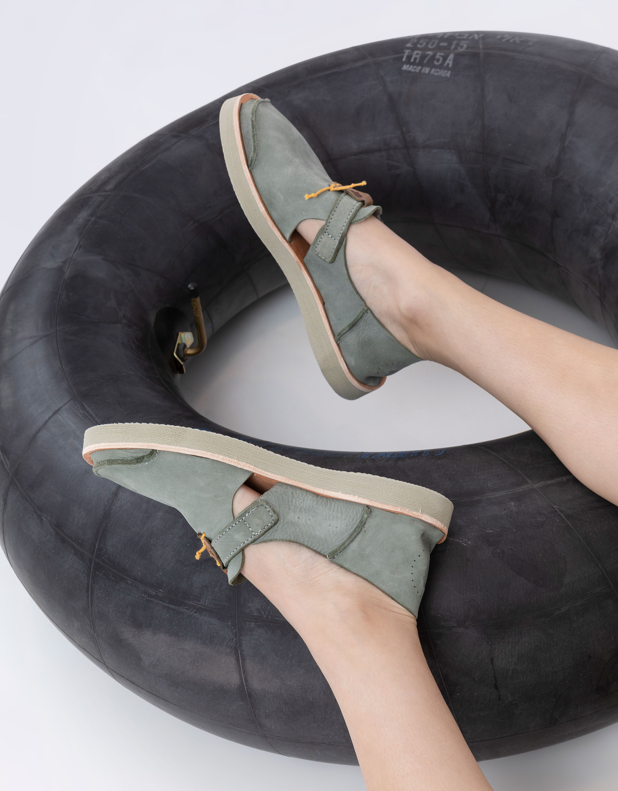 נעלי נשים - Satorisan - סליפ און מעור BENIRRAS - חאקי3