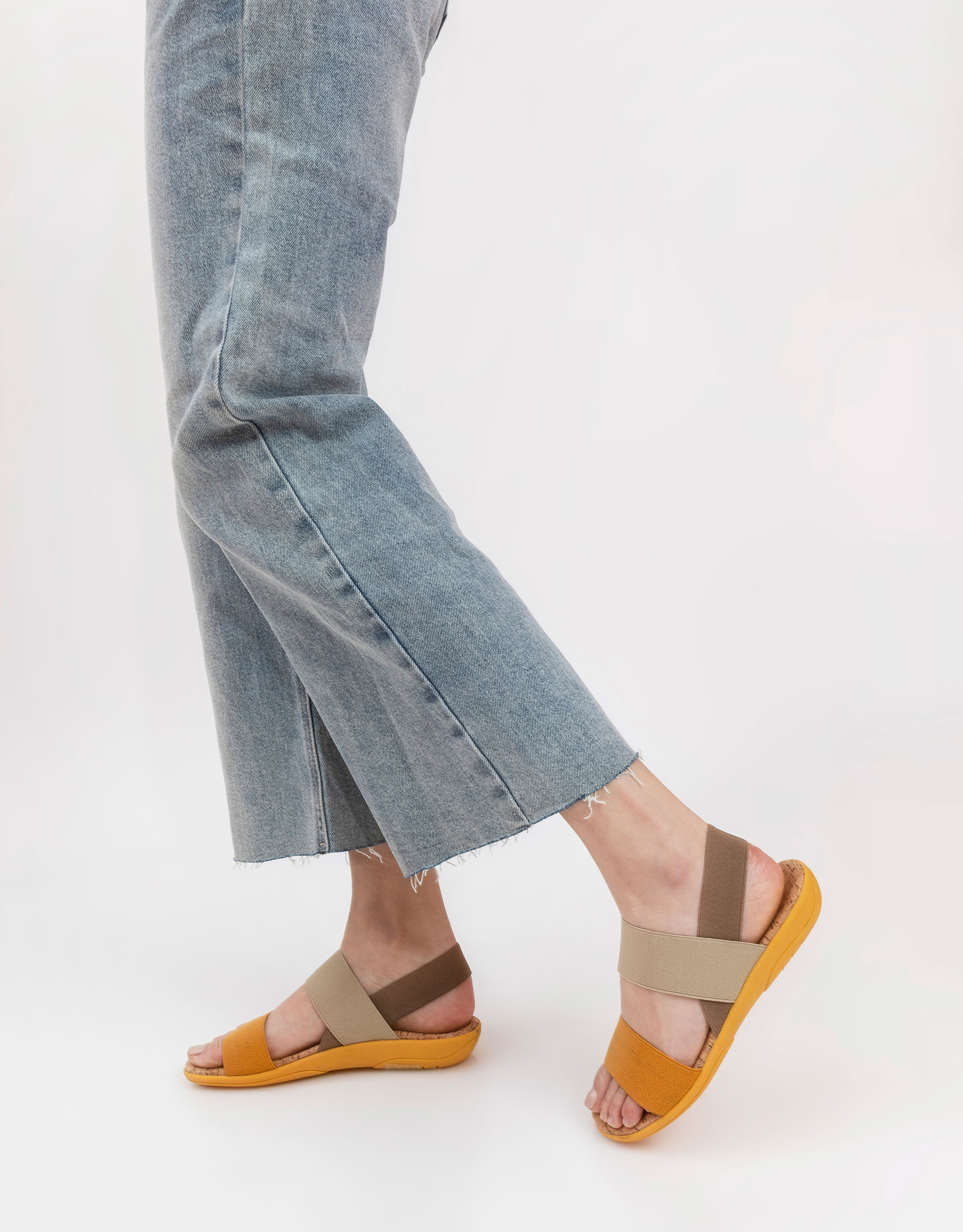 נעלי נשים - NR Rapisardi - סנדלי גומיות משולבים CRUS - צהוב   חום3