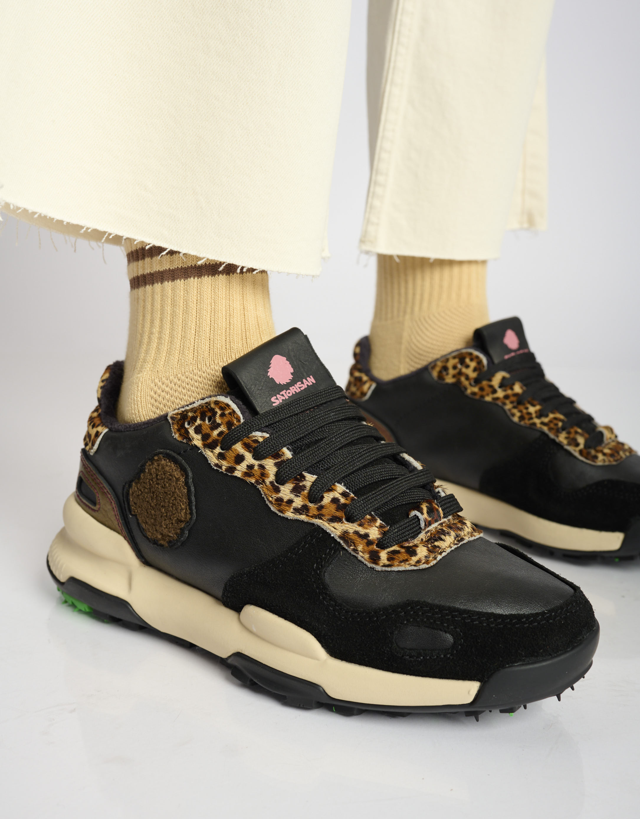 נעלי נשים - Satorisan - סניקרס עור CHACRONA - שחור מנומר3