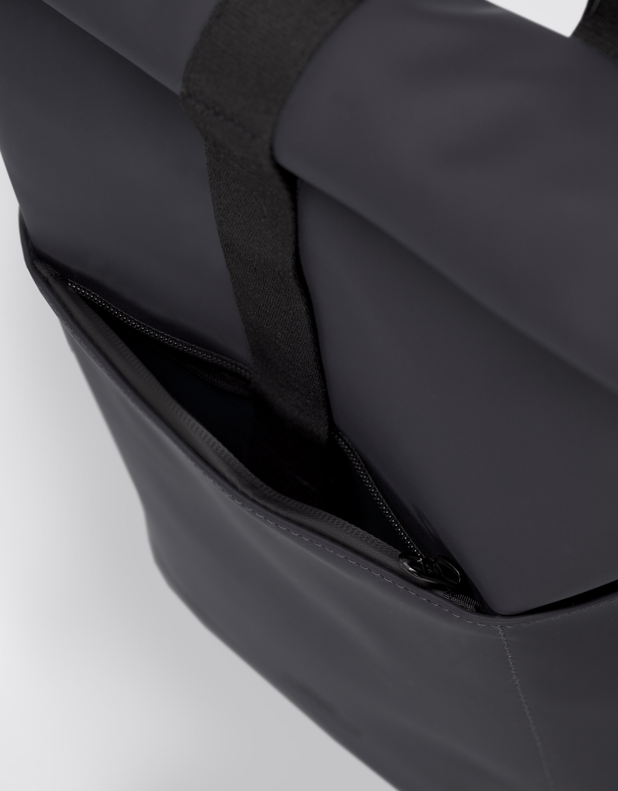 Ucon Acrobatics - תיק גב HAJO MINI LOTUS - שחור2