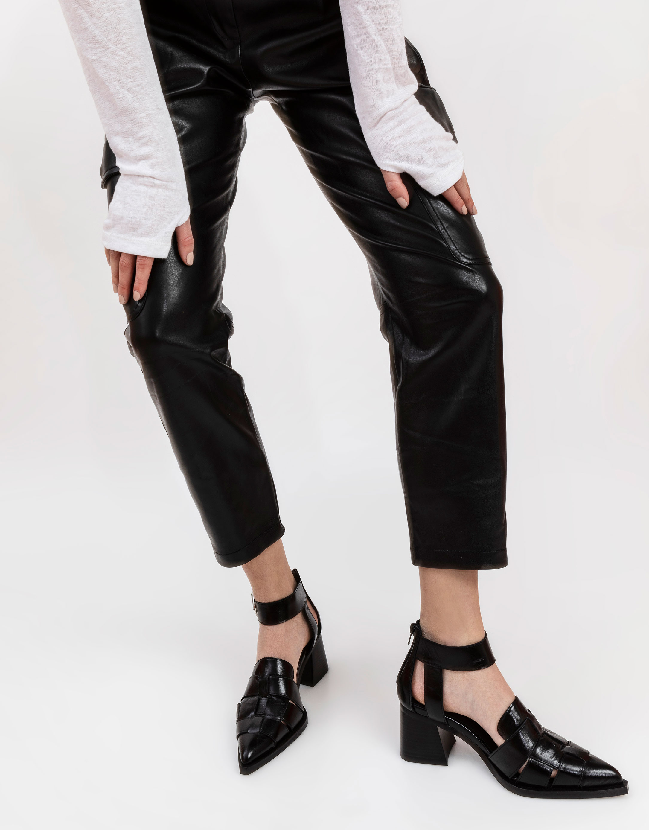 נעלי נשים - Jeffrey Campbell - סנדלי עקב מעור MARIA - שחור2