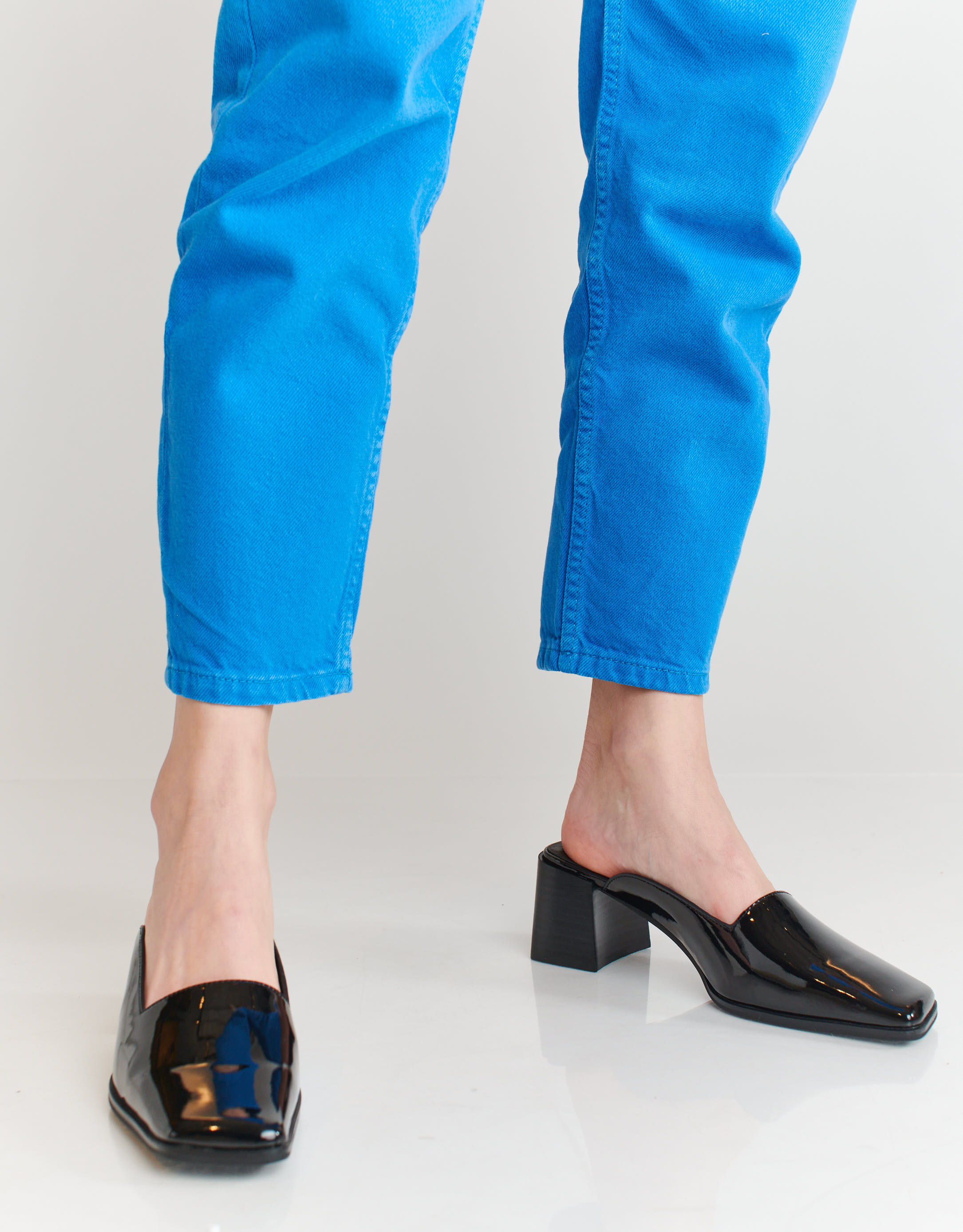 נעלי נשים - Jeffrey Campbell - כפכפי עקב סגורים SILKY - שחור4