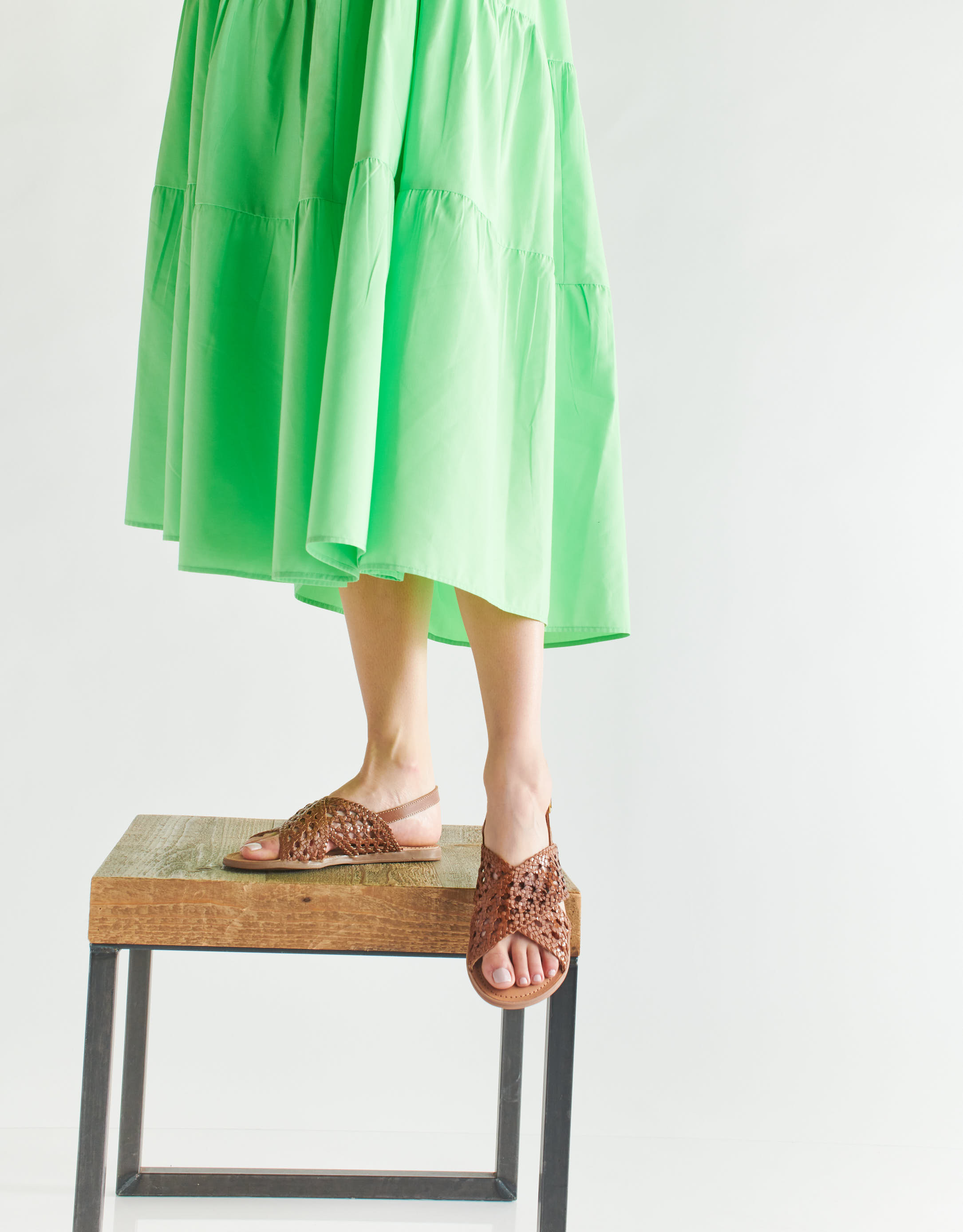 נעלי נשים - Salt+Umber - סנדלי עור קלועים DAHLIA - חום2