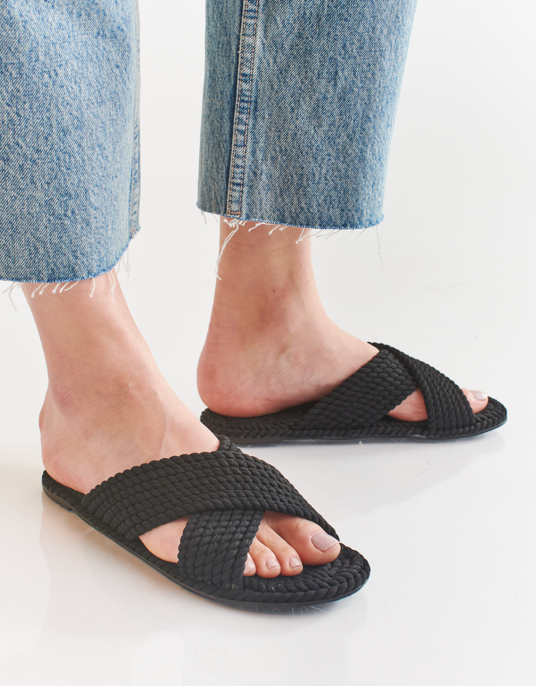 נעלי נשים - Salt+Umber - כפכפים SARAYA - שחור