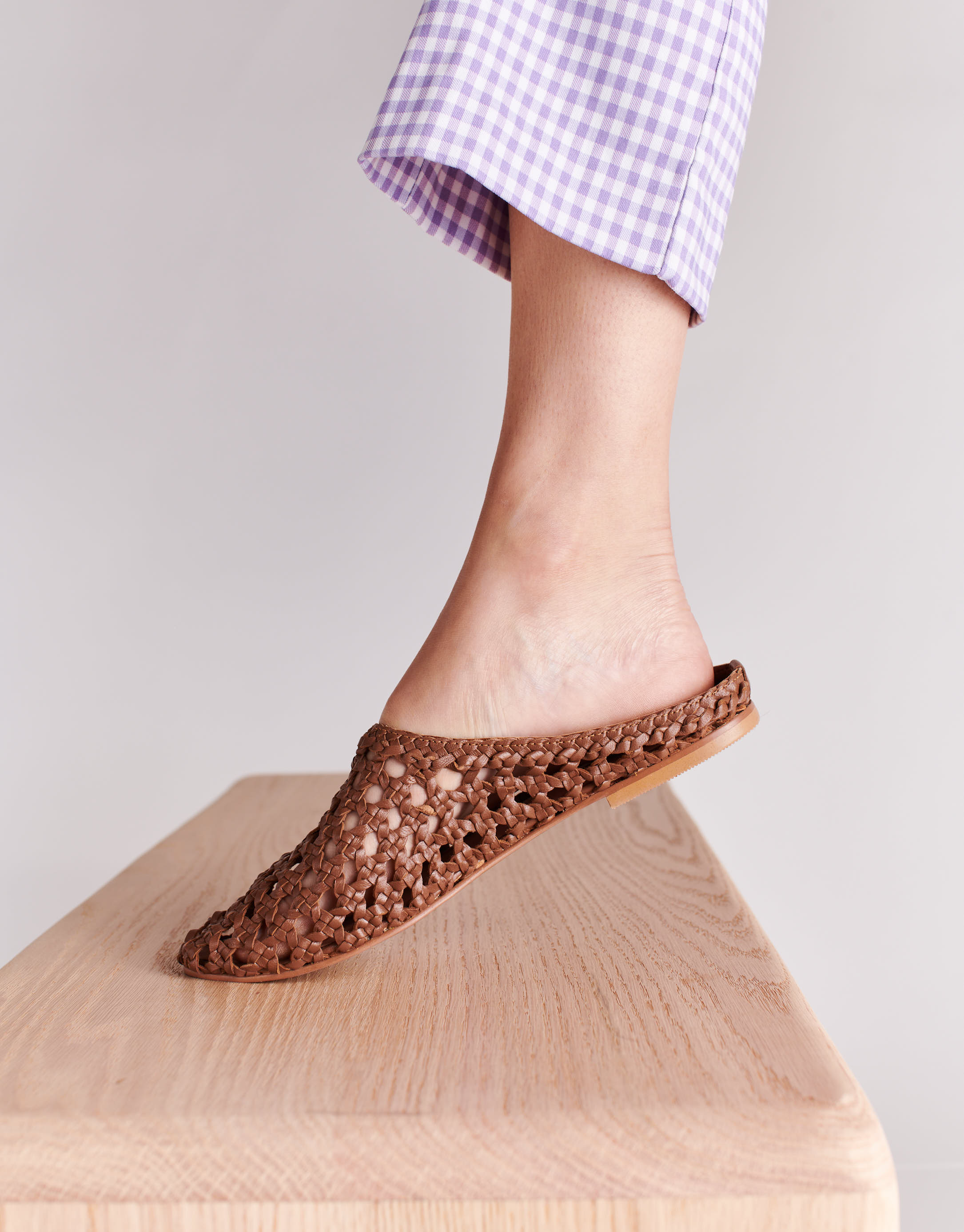 נעלי נשים - Salt+Umber - כפכפים שטוחים SHANTI - חום1