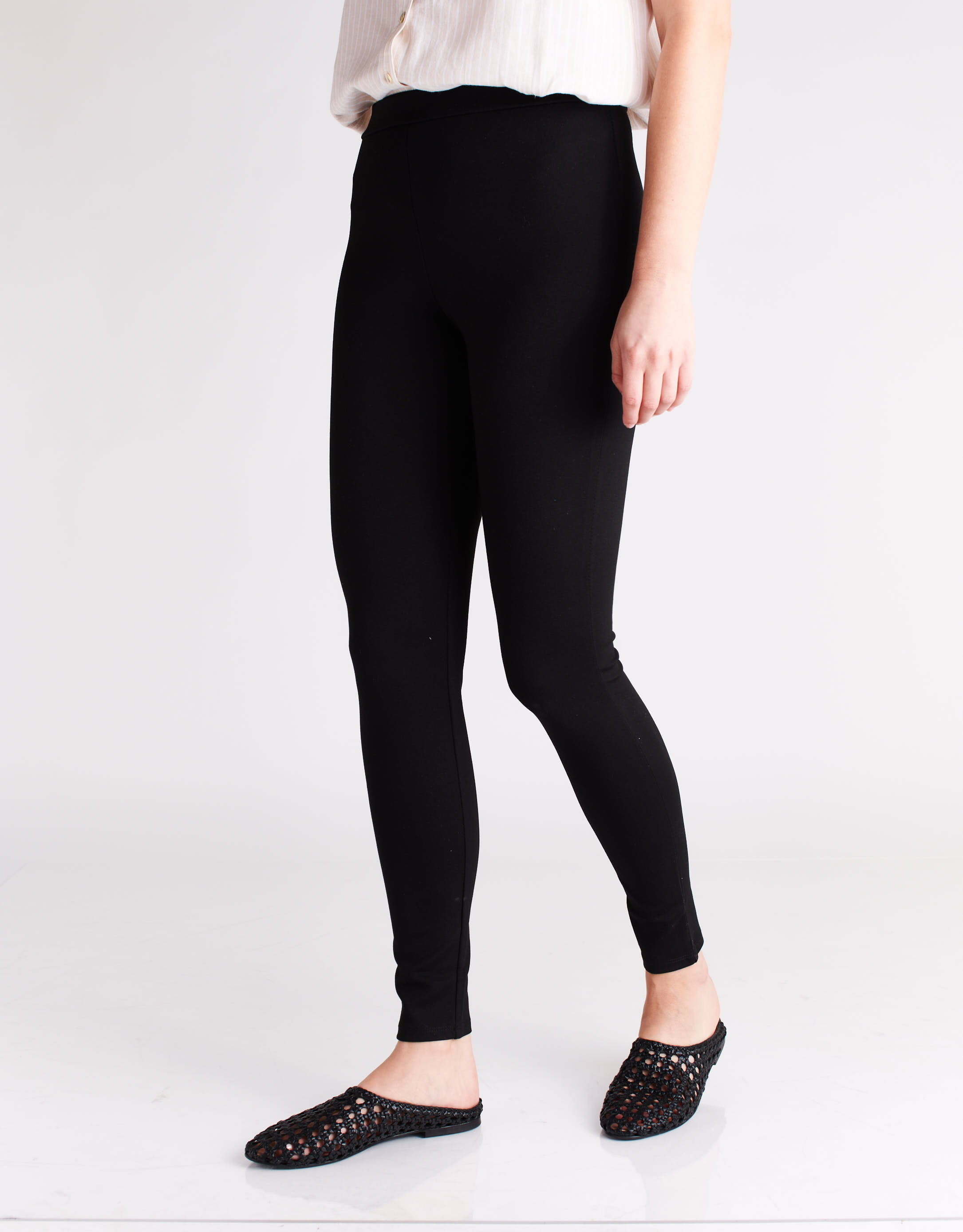 נעלי נשים - Salt+Umber - כפכפים שטוחים SHANTI - שחור4