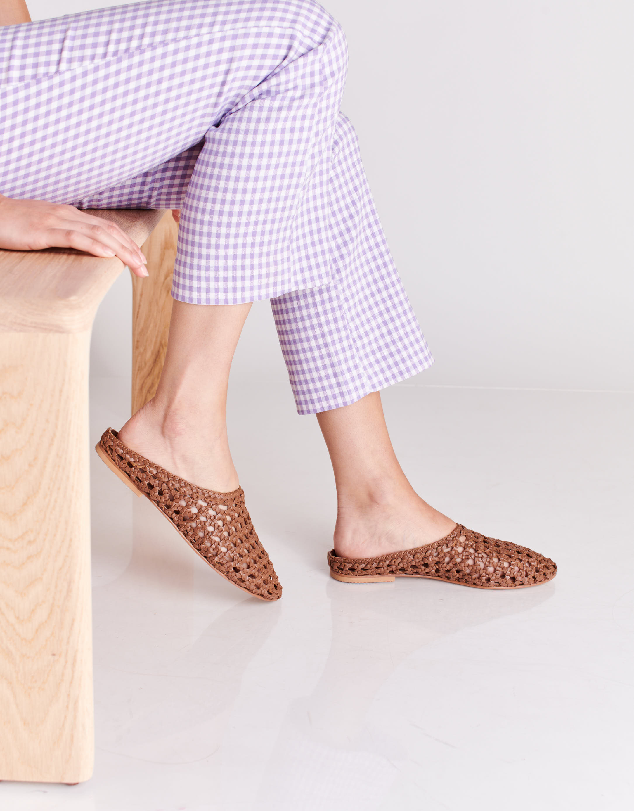 נעלי נשים - Salt+Umber - כפכפים שטוחים SHANTI - חום4