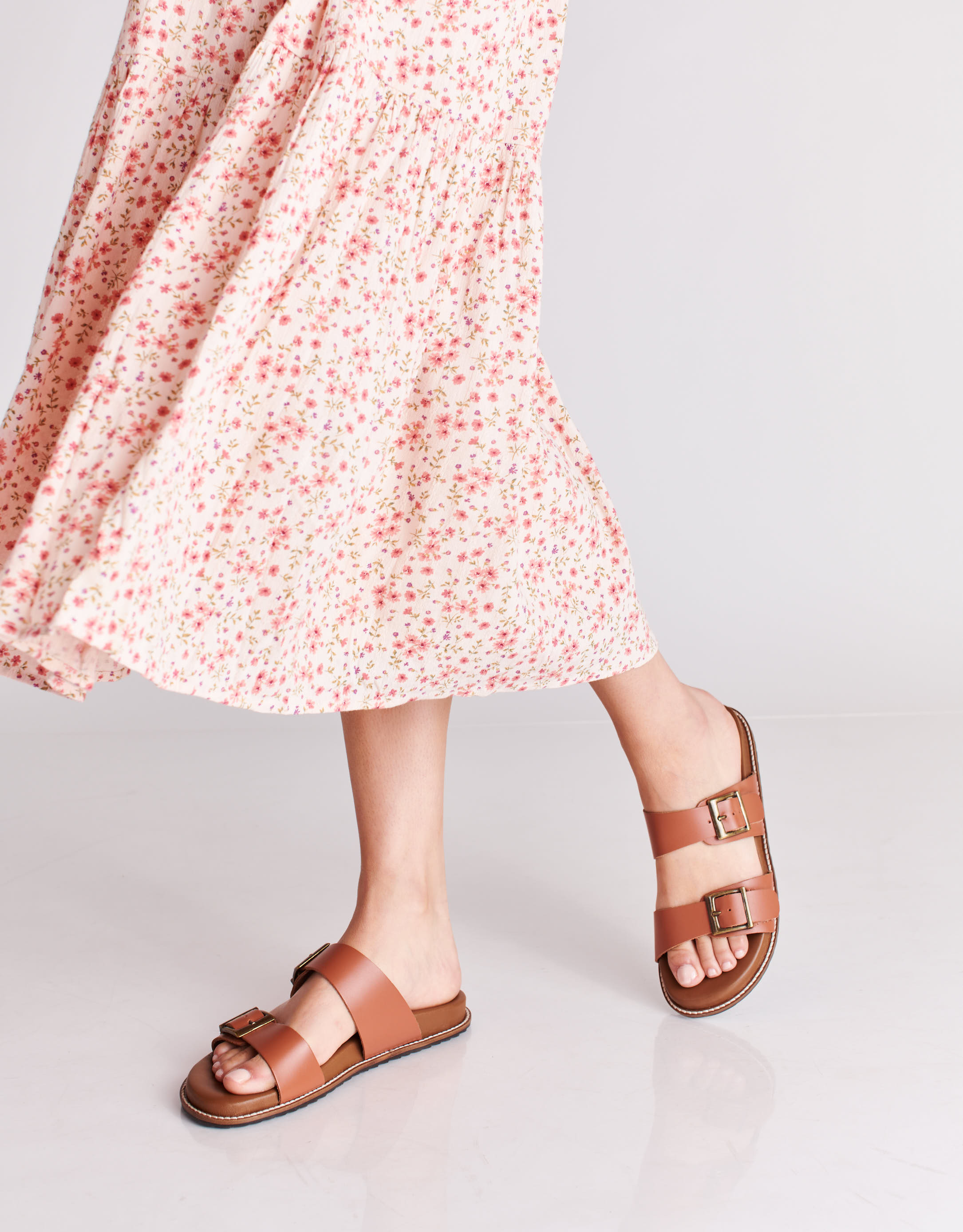 נעלי נשים - Salt+Umber - כפכפי עור ENID - חום3