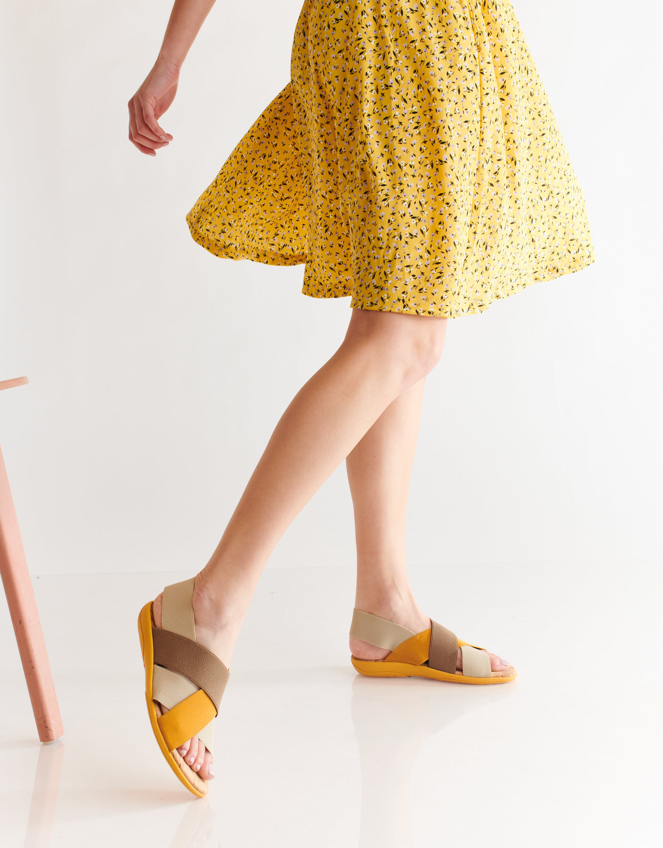 נעלי נשים - NR Rapisardi - סנדלי רצועות משולבים CRUB - צהוב   חום4