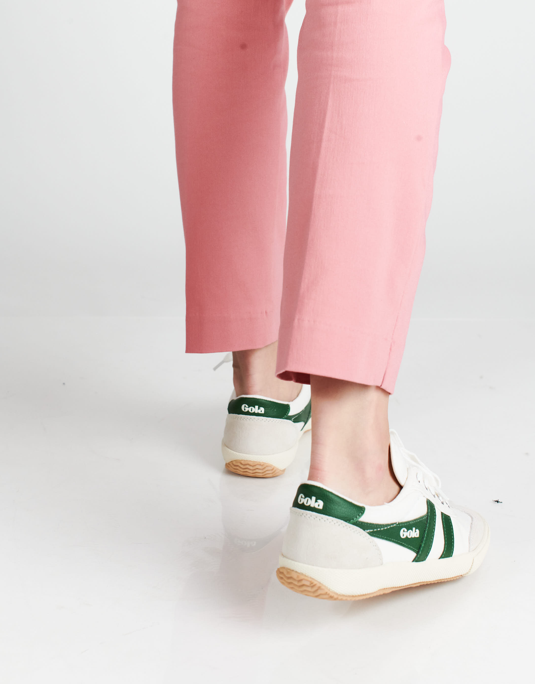 נעלי נשים - Gola - סניקרס BADMINTON - לבן   ירוק4