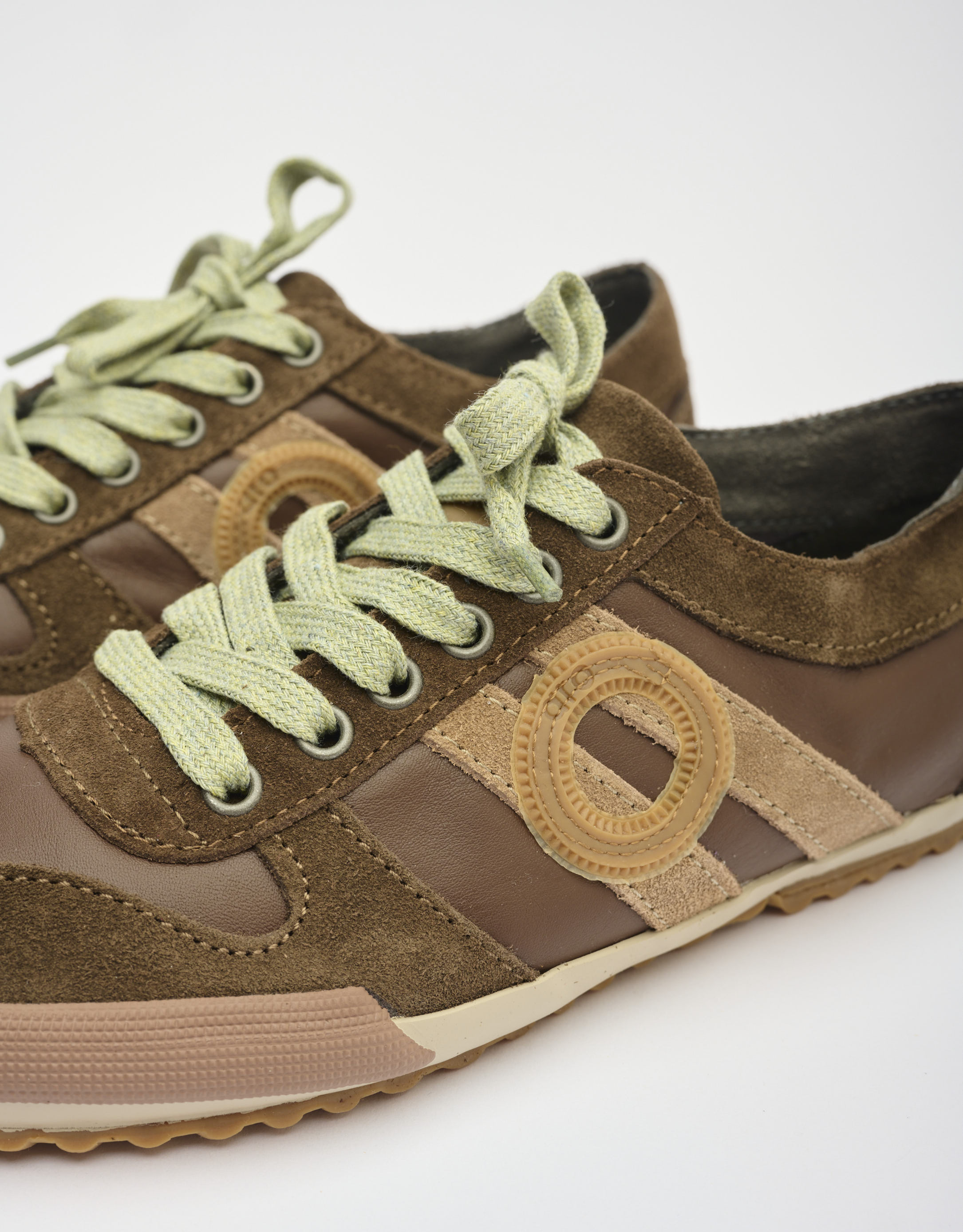 נעלי נשים - Aro - סניקרס נמוכות מעור IDO - חום2