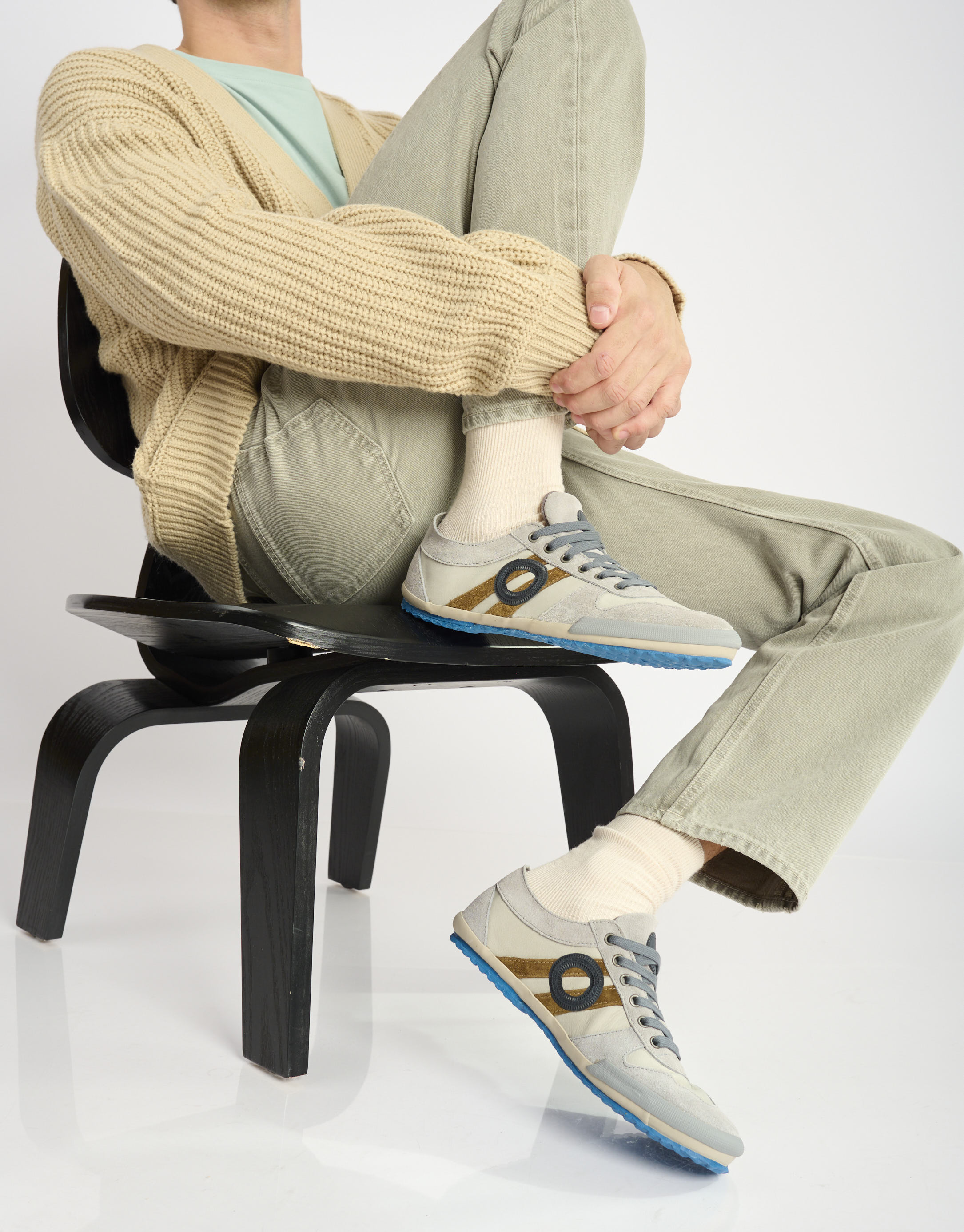 נעלי גברים - Aro - סניקרס עור IDO - אפור בהיר1