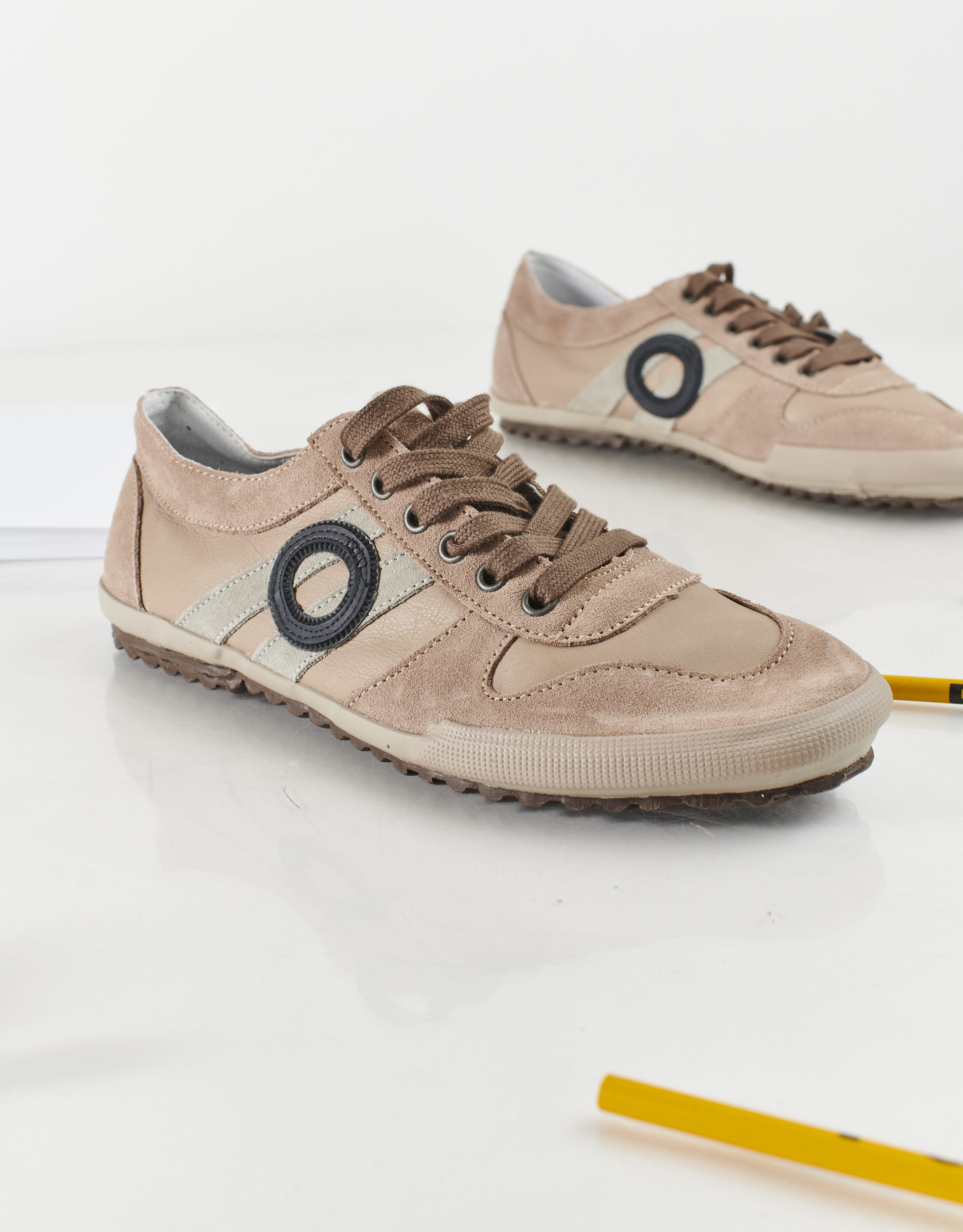 נעלי נשים - Aro - סניקרס נמוכות מעור IDO - בז'1