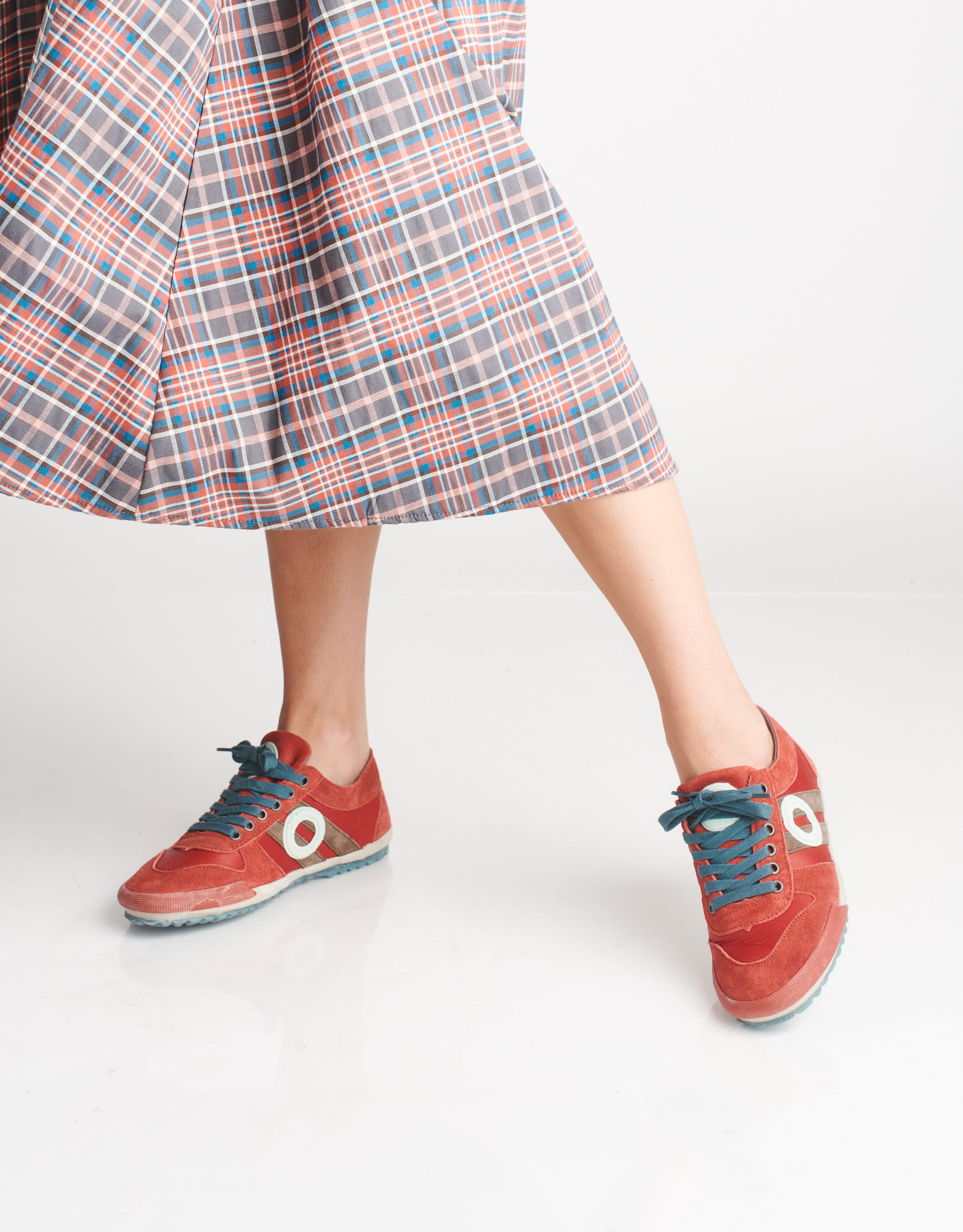 נעלי נשים - Aro - סניקרס נמוכות מעור IDO - אדום2