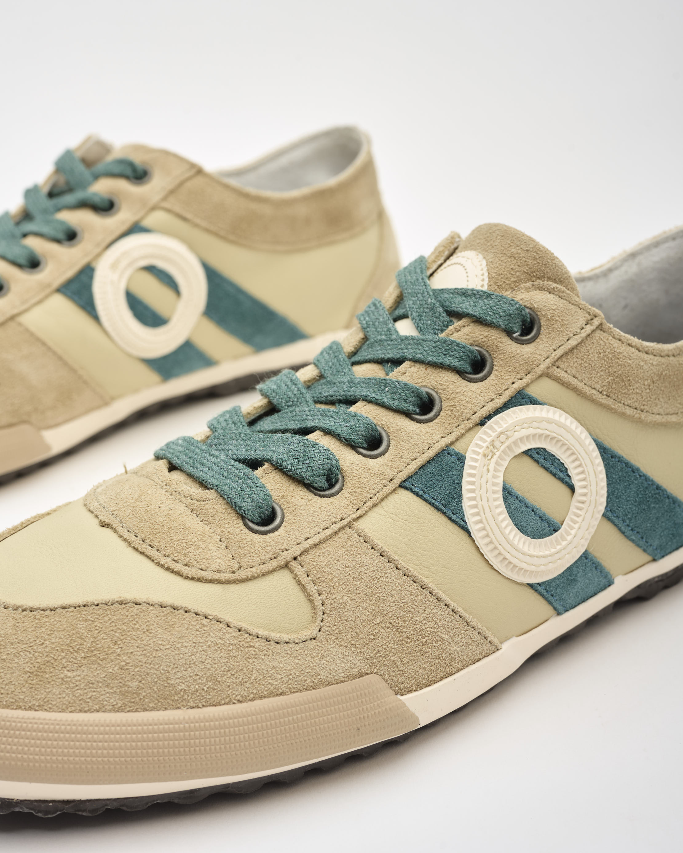 נעלי נשים - Aro - סניקרס נמוכות מעור IDO - אבן2