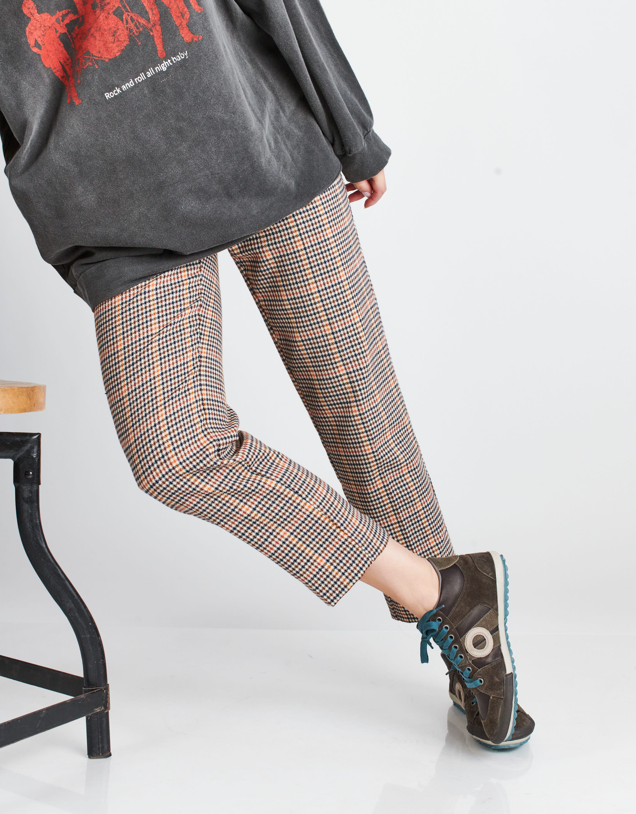 נעלי נשים - Aro - סניקרס גבוהות מעור IDO - חום כהה3