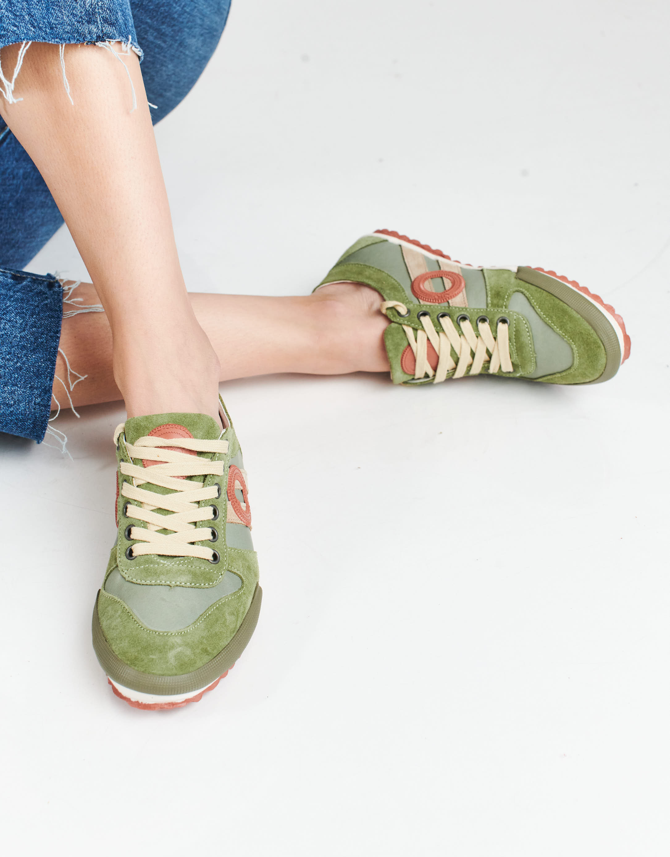 נעלי נשים - Aro - סניקרס נמוכות מעור IDO - זית3