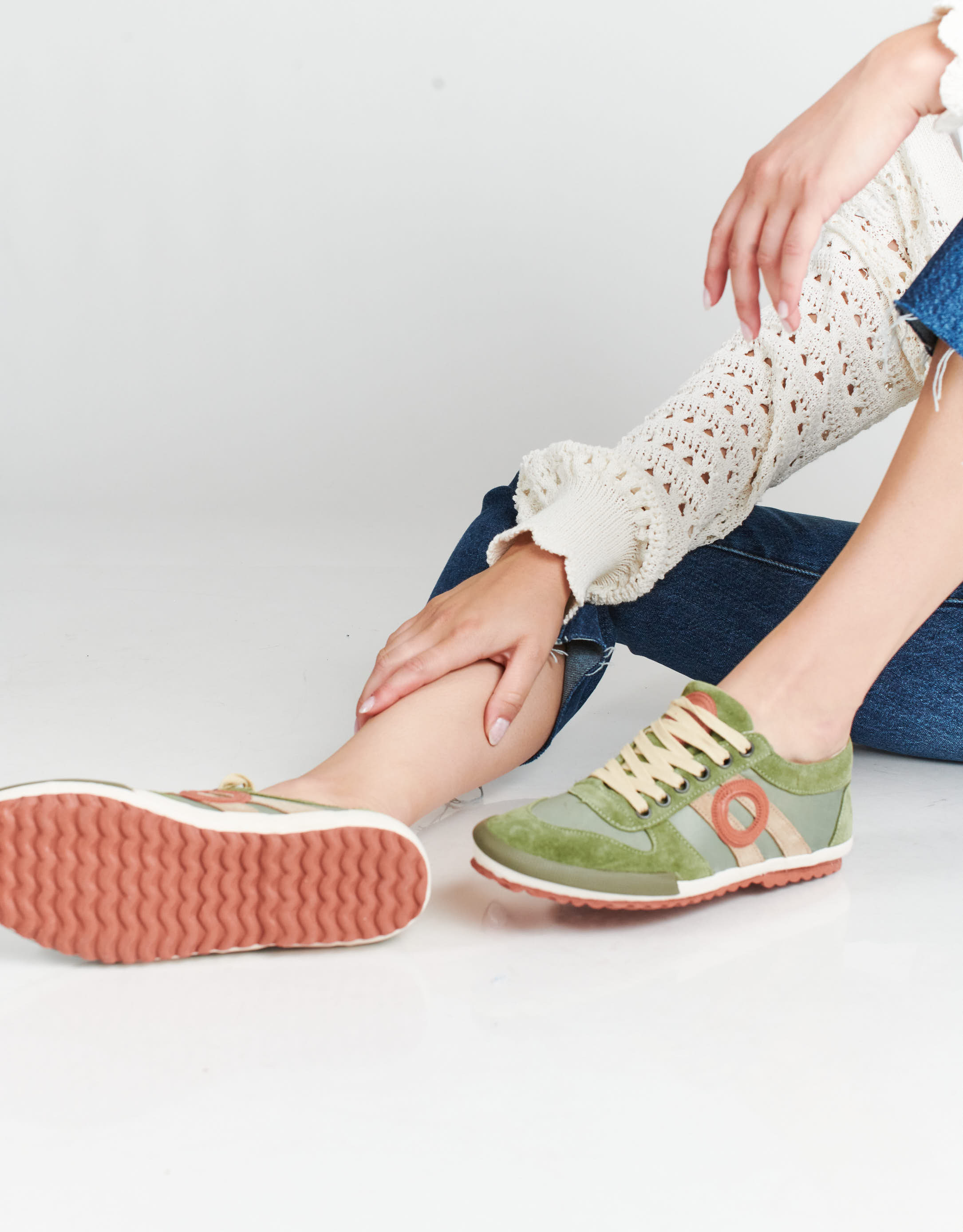 נעלי נשים - Aro - סניקרס נמוכות מעור IDO - זית4