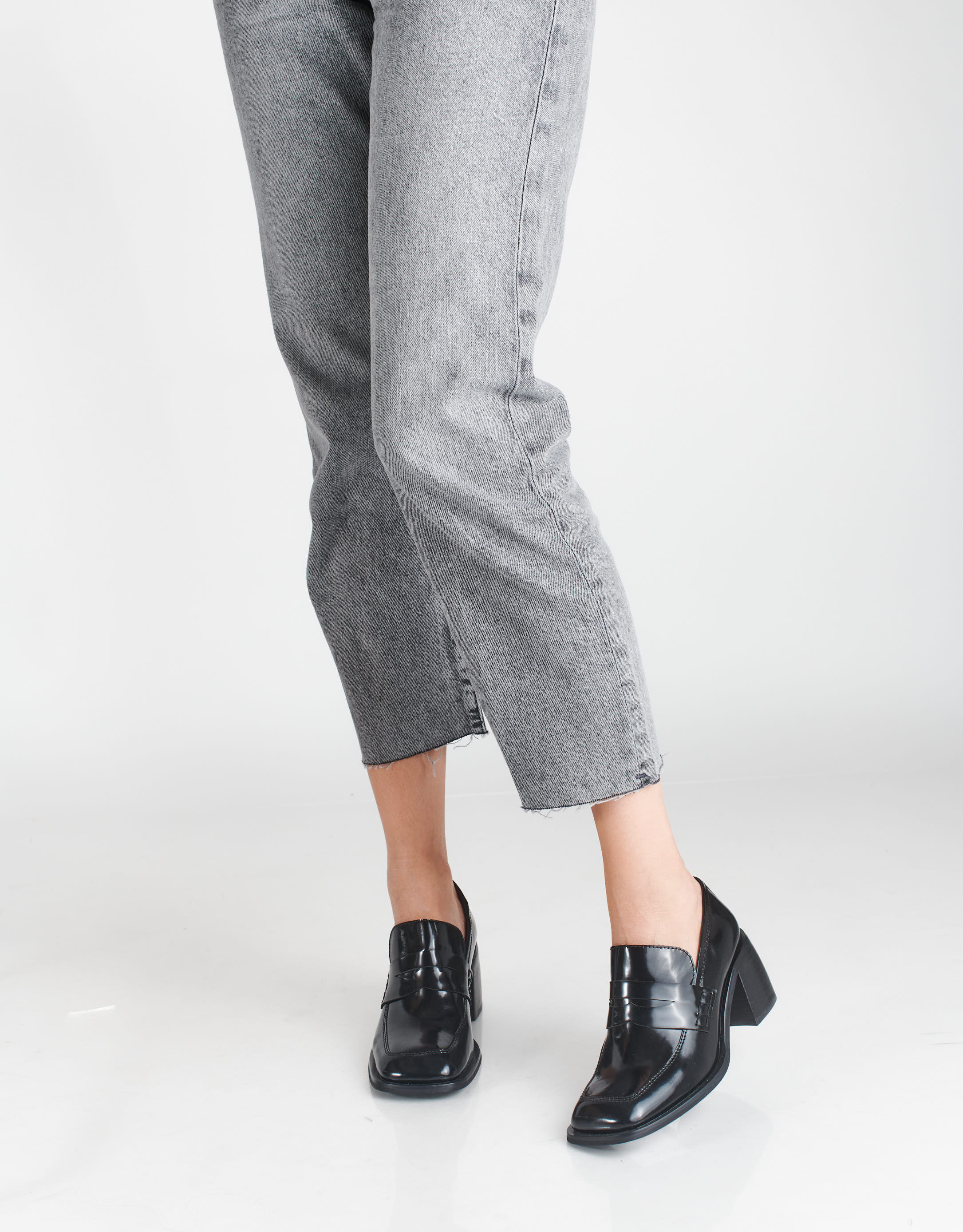 נעלי נשים - Jeffrey Campbell - מוקסינים מעור ECOLE - שחור4