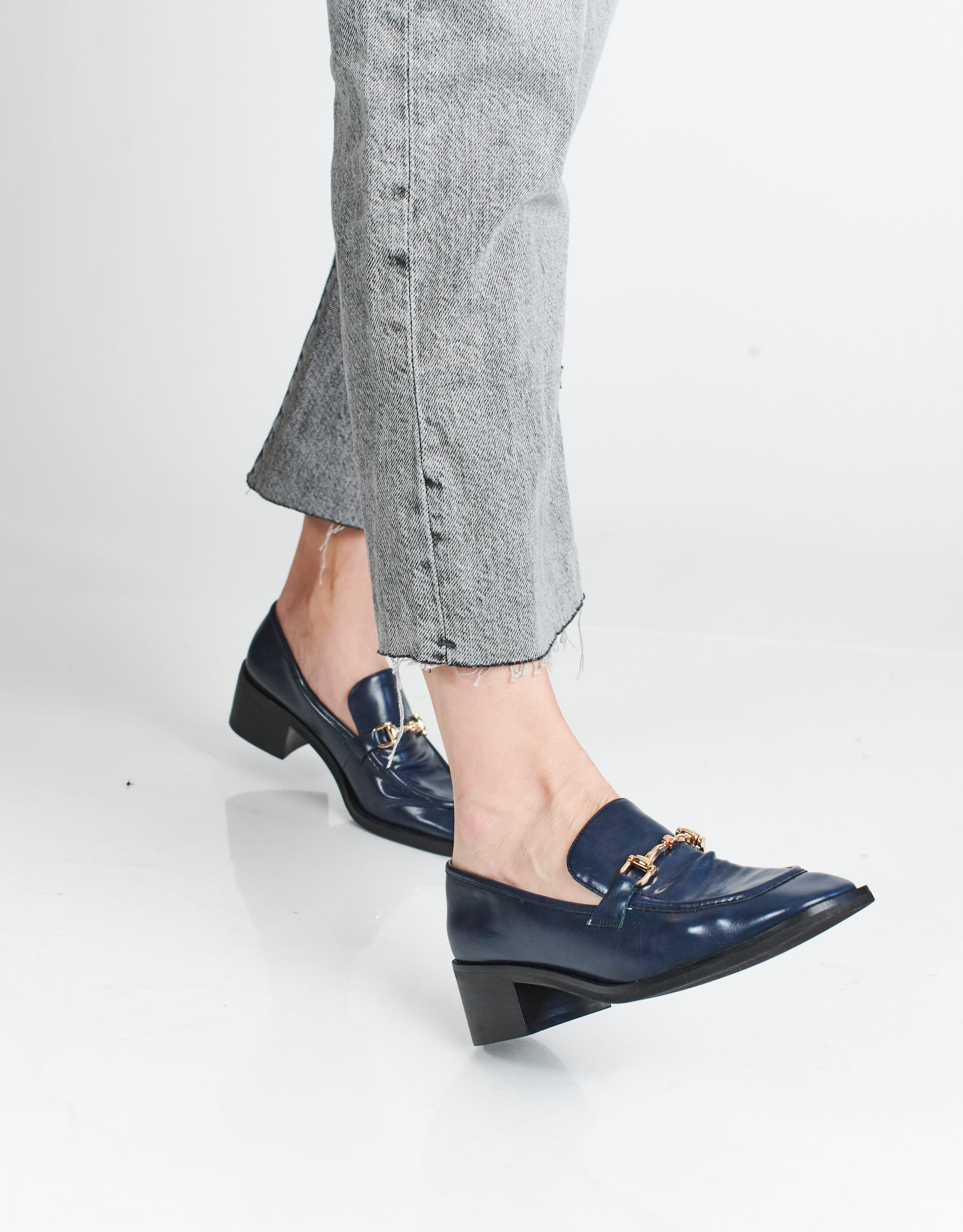 נעלי נשים - Jeffrey Campbell - מוקסינים עם עקב REID - כחול2