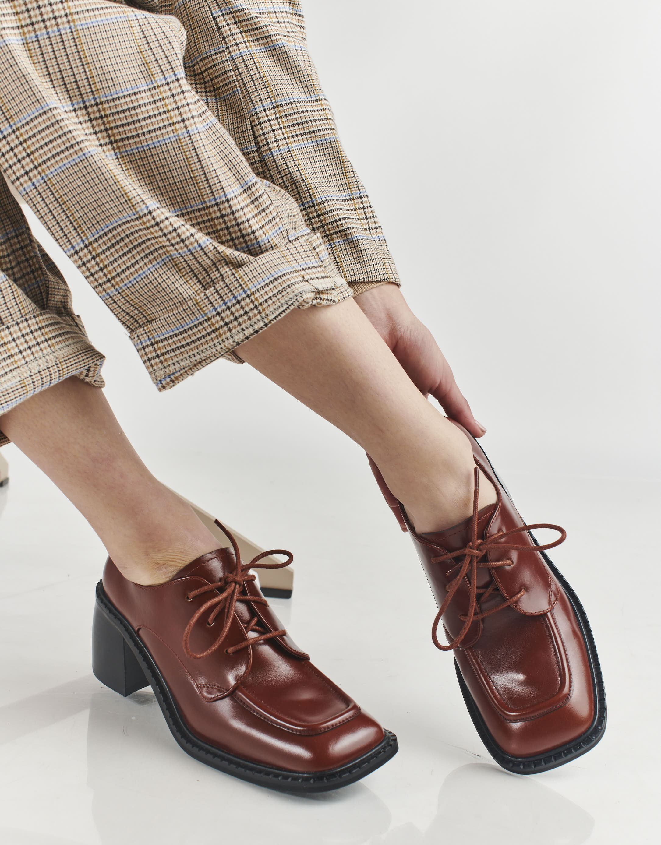 נעלי נשים - Jeffrey Campbell - נעלי עור עם עקב DEMITRI - חום3