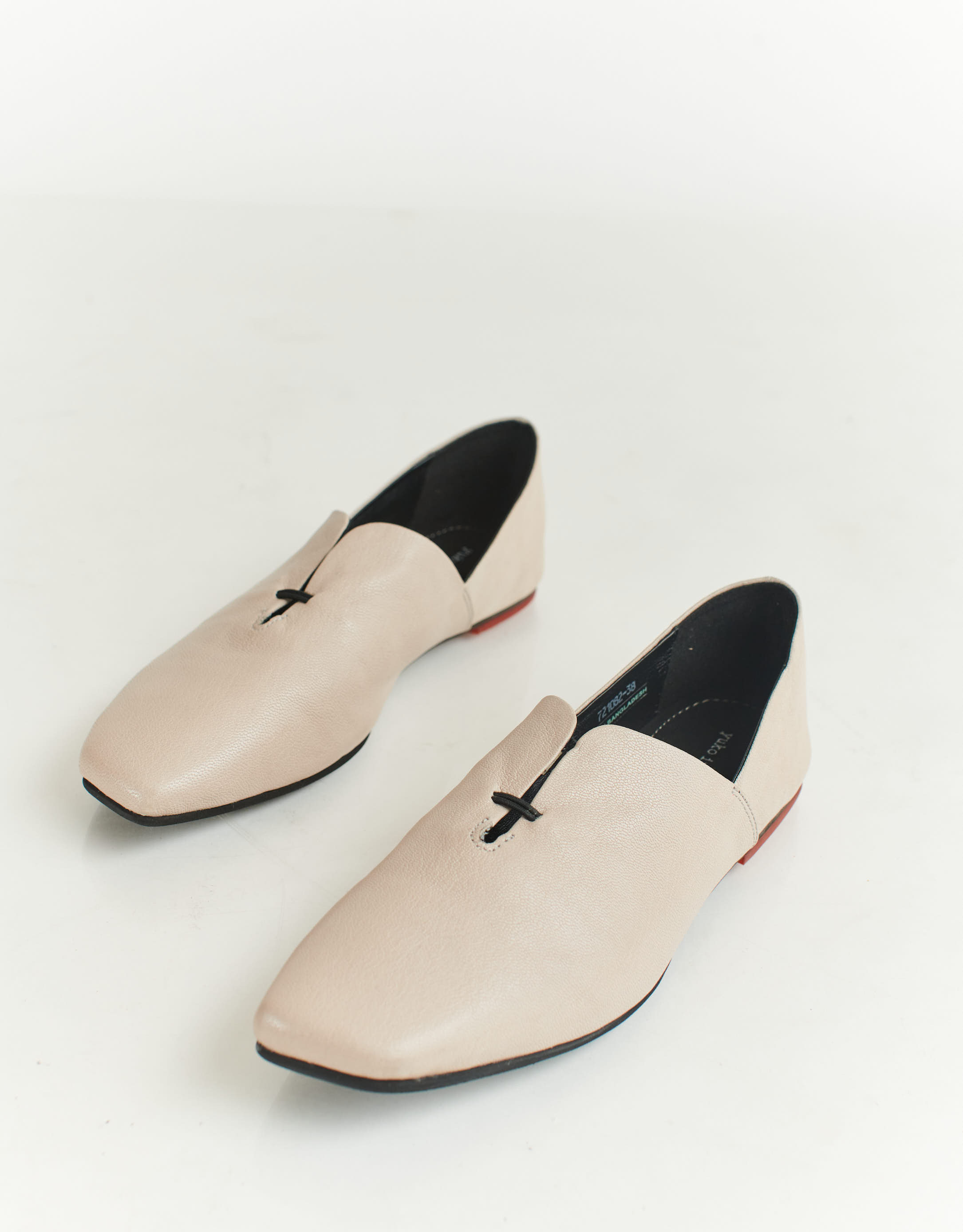 נעלי נשים - Yuko Imanishi - נעלי עור שטוחות  AZU - אפור בהיר2