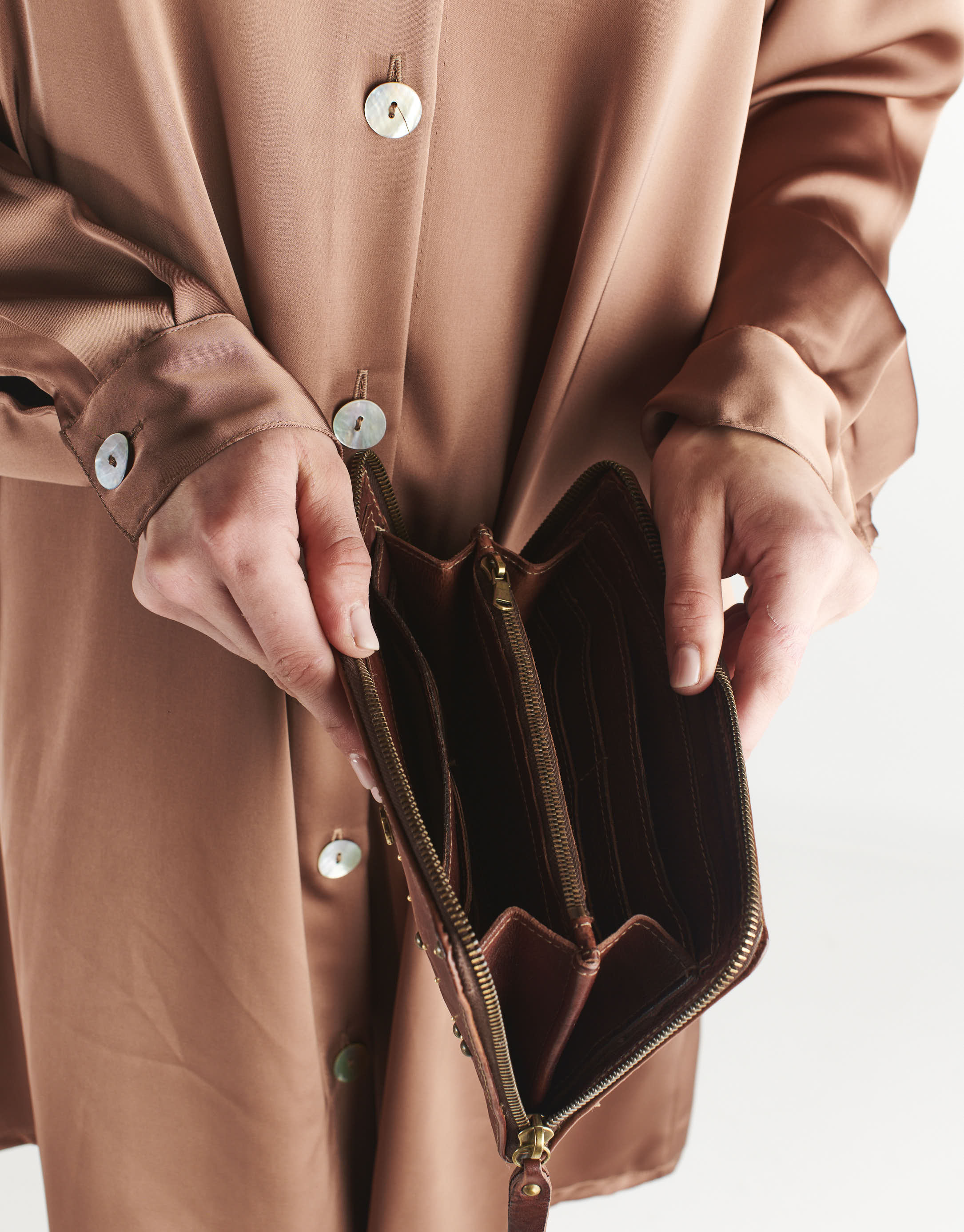 נעלי נשים - A.S. 98 - ארנק ניטים ורוכסן SERENA - חום2