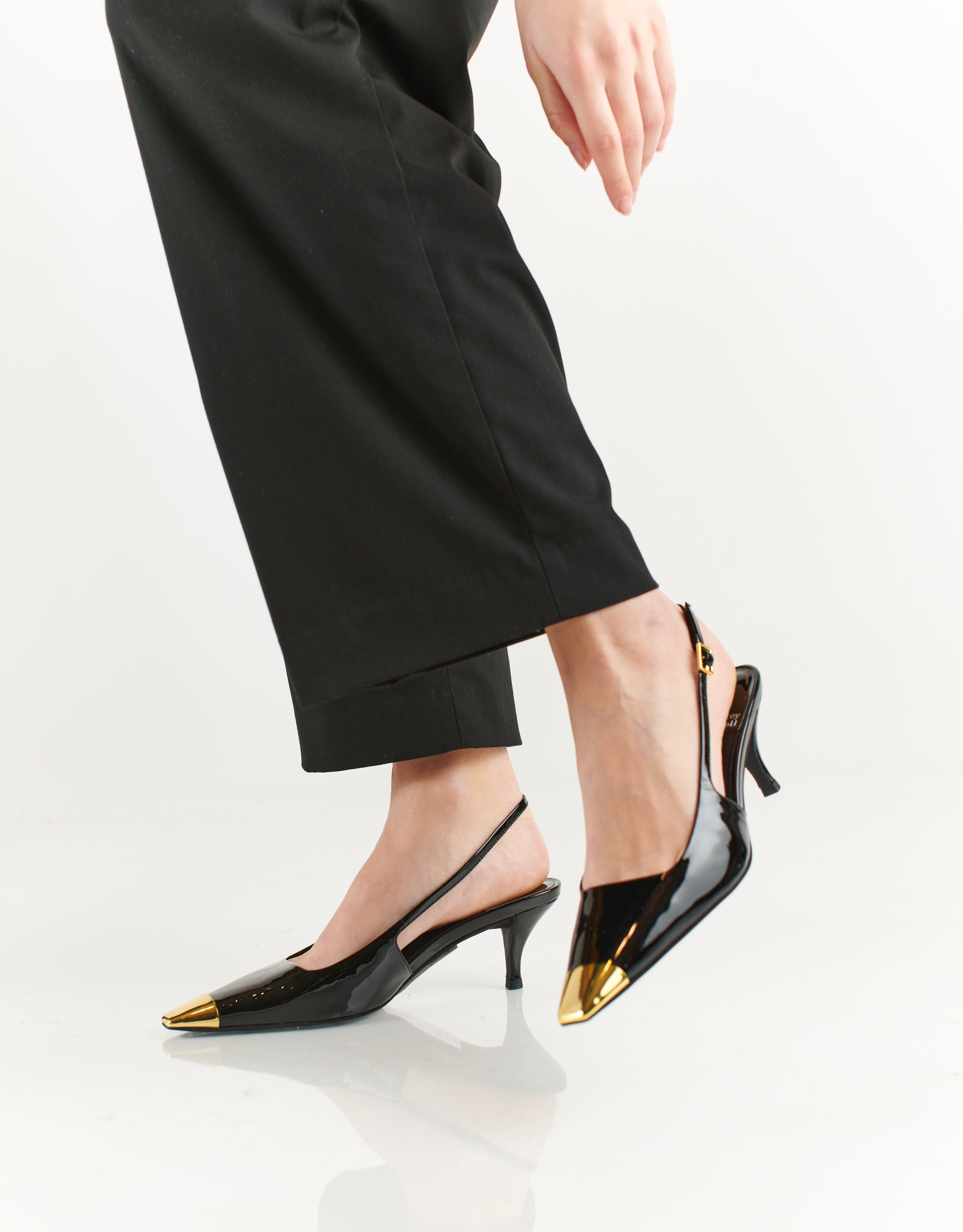 נעלי נשים - Jeffrey Campbell - נעלי סירה CULPRIT - שחור4