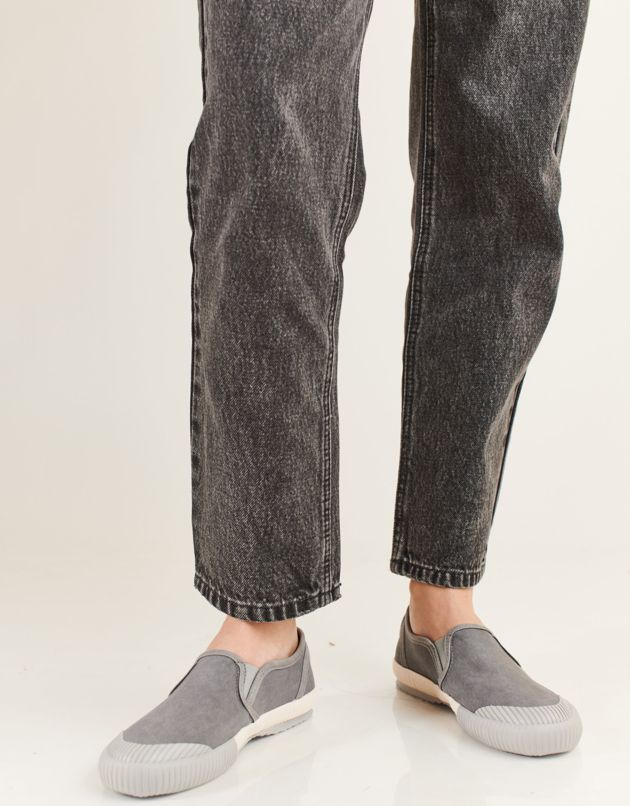 נעלי נשים - Aro - סליפ און  טבעוני  CHARLIE - אפור2