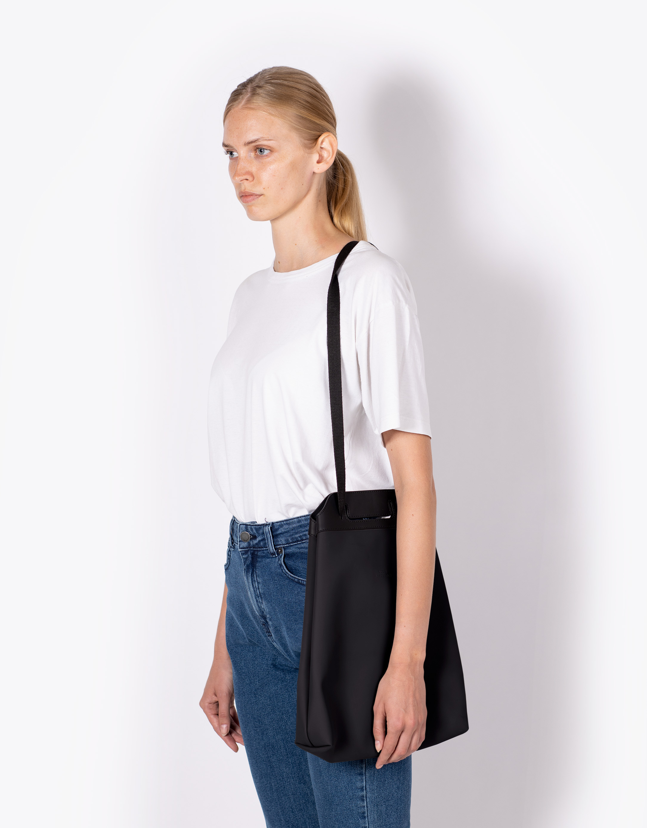 נעלי נשים - Ucon Acrobatics - תיק UNA LOTUS - שחור4