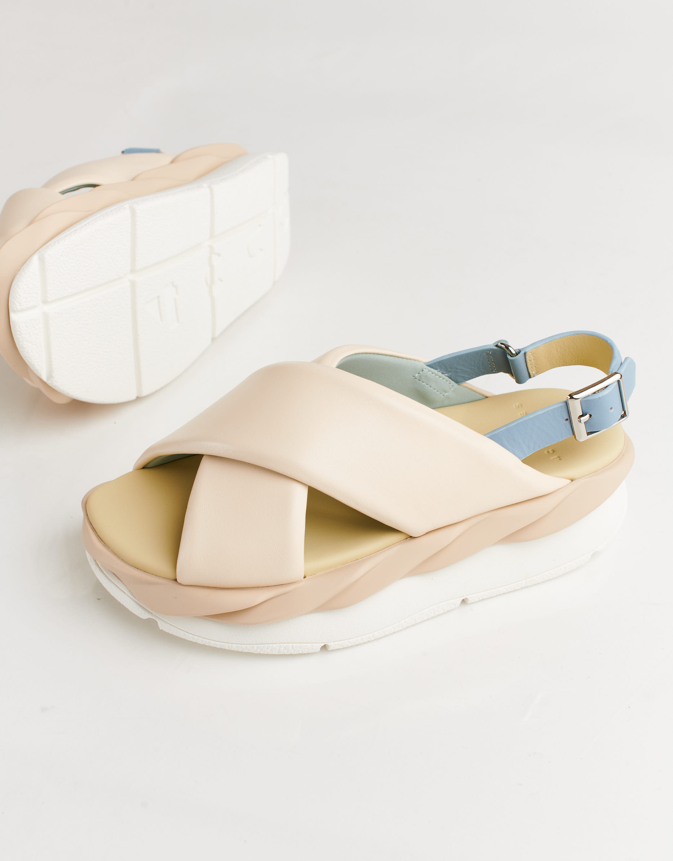 נעלי נשים - 4CCCCEES - סנדלי פלטפורמה X MELLOW - אופוויט3