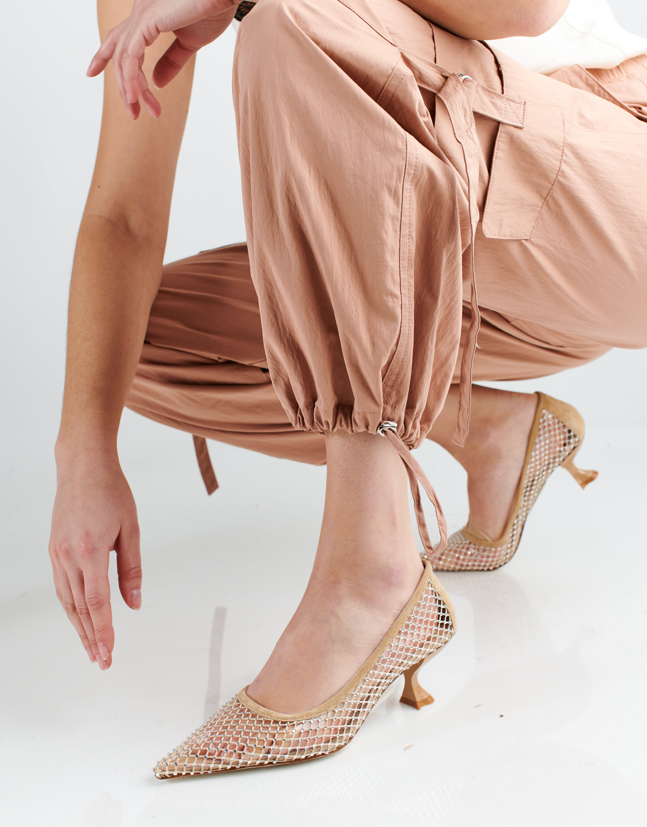 נעלי נשים - Jeffrey Campbell - נעלי סירה רשת ADORED - בז'4