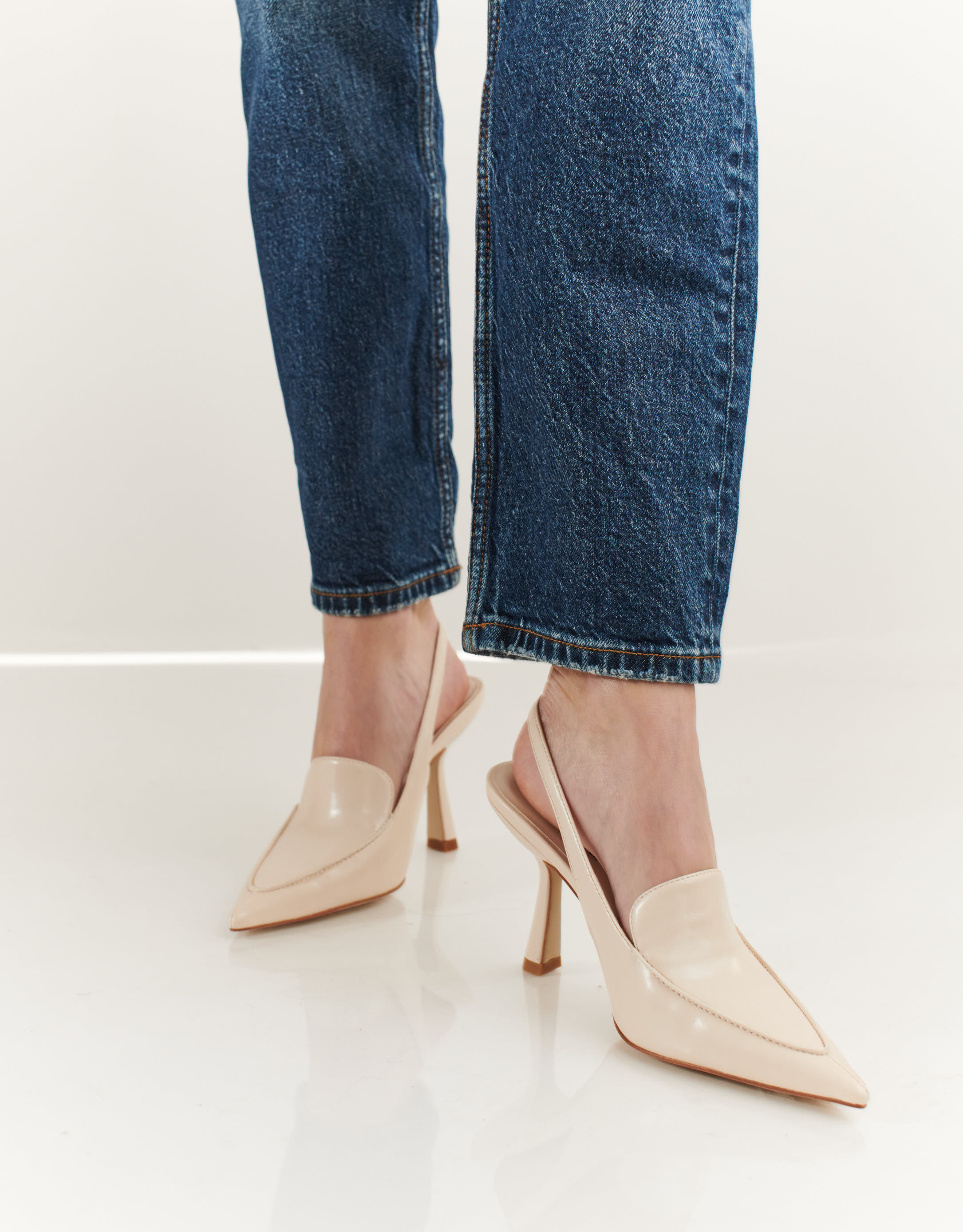 נעלי נשים - Jeffrey Campbell - סנדלי עקב ACCLAIMED - בז'2