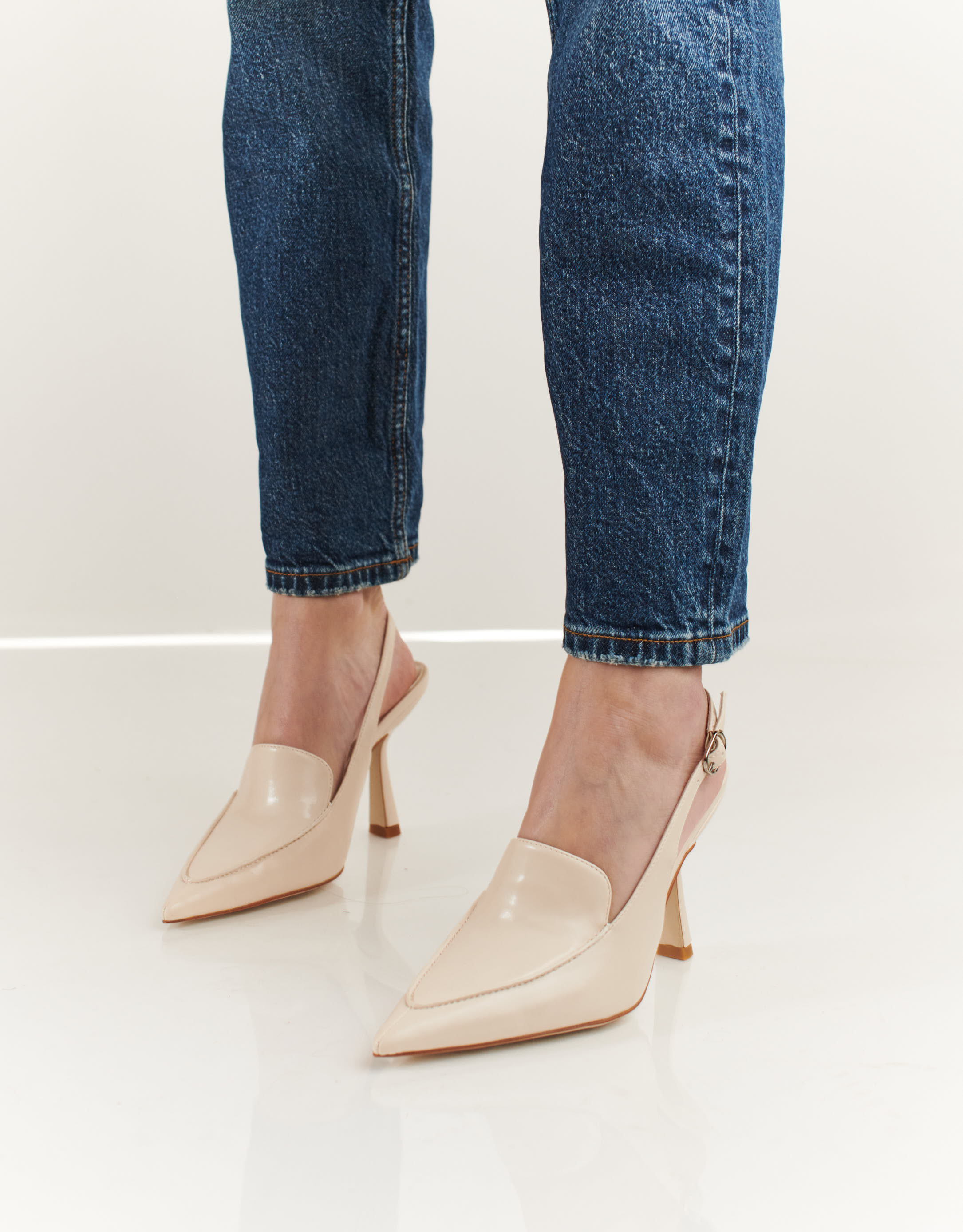 נעלי נשים - Jeffrey Campbell - סנדלי עקב ACCLAIMED - בז'4