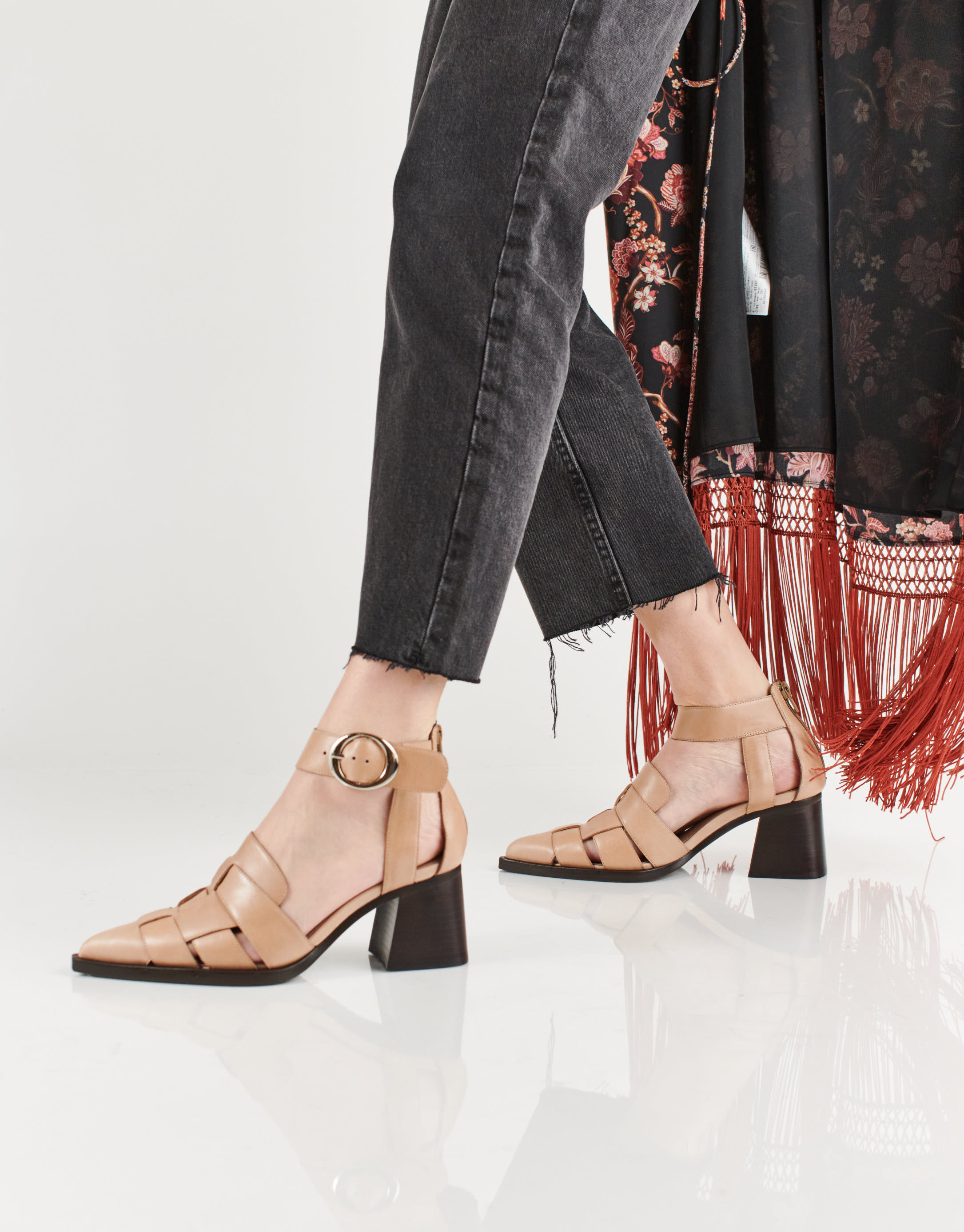 נעלי נשים - Jeffrey Campbell - סנדלי עקב מעור MARIA - ניוד3