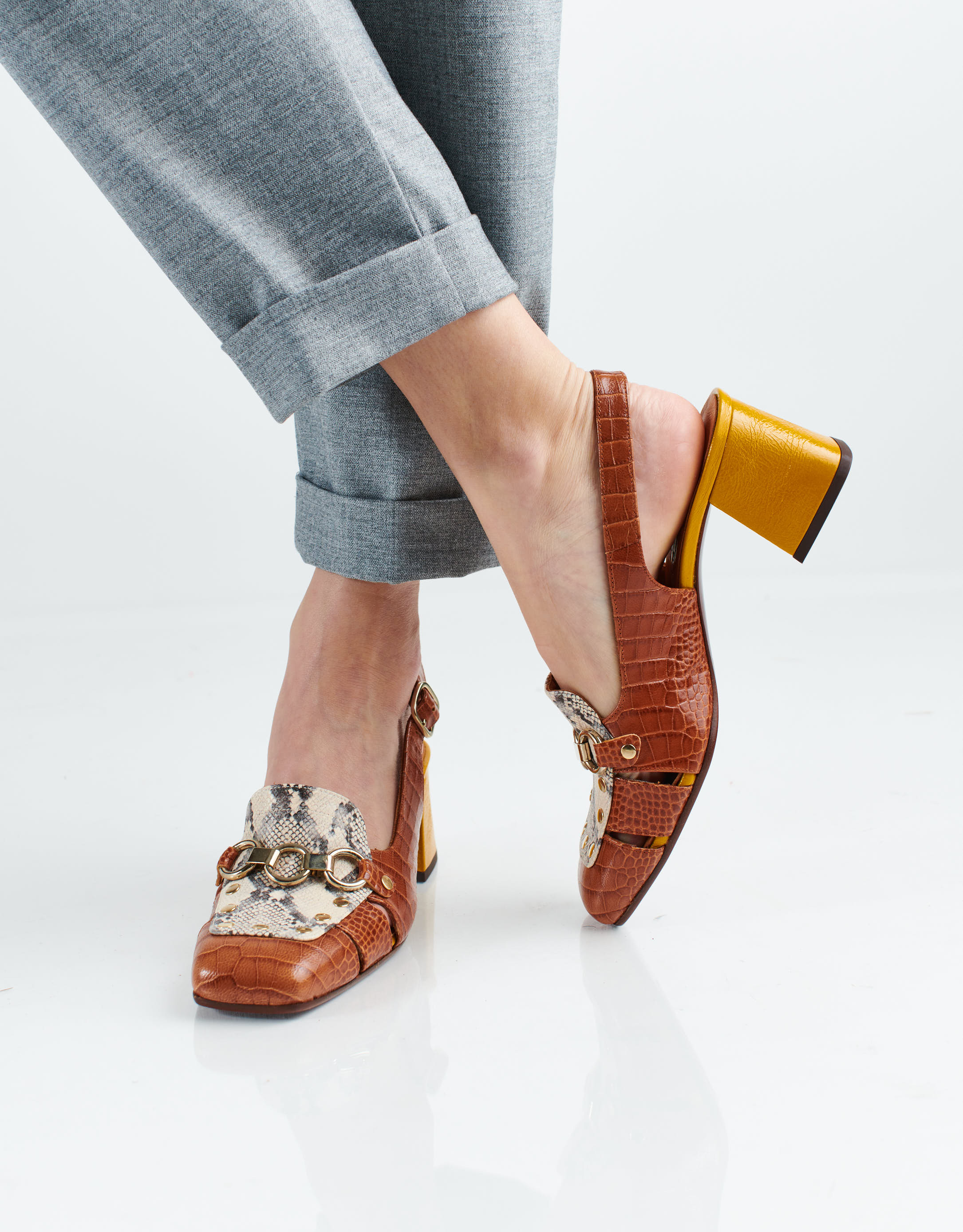 נעלי נשים - Chie Mihara - נעלי סירה עם עקב VURURU - חום   צהוב3