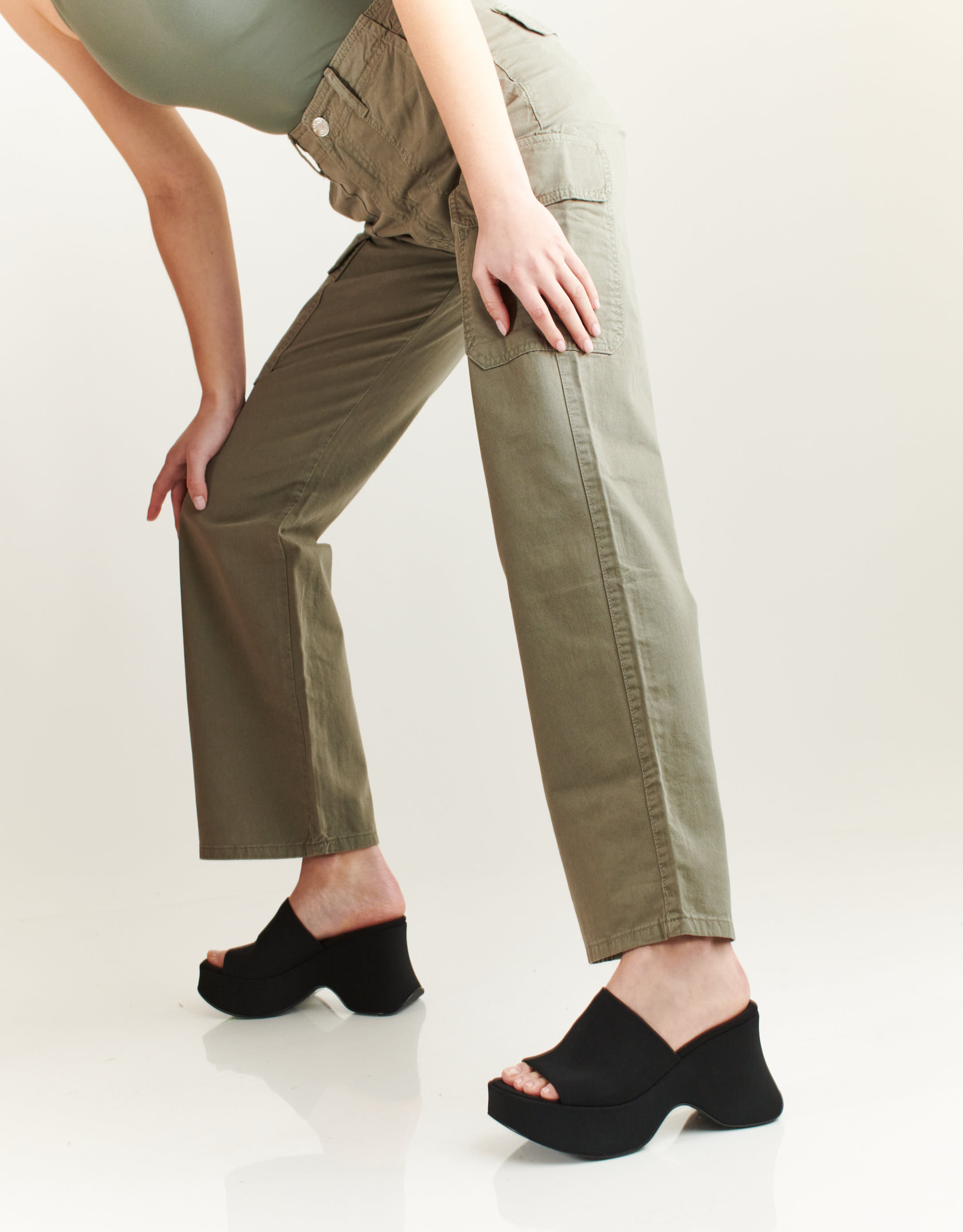 נעלי נשים - Jeffrey Campbell - כפכפי פלטפורמה מבד  6TEEN - שחור2