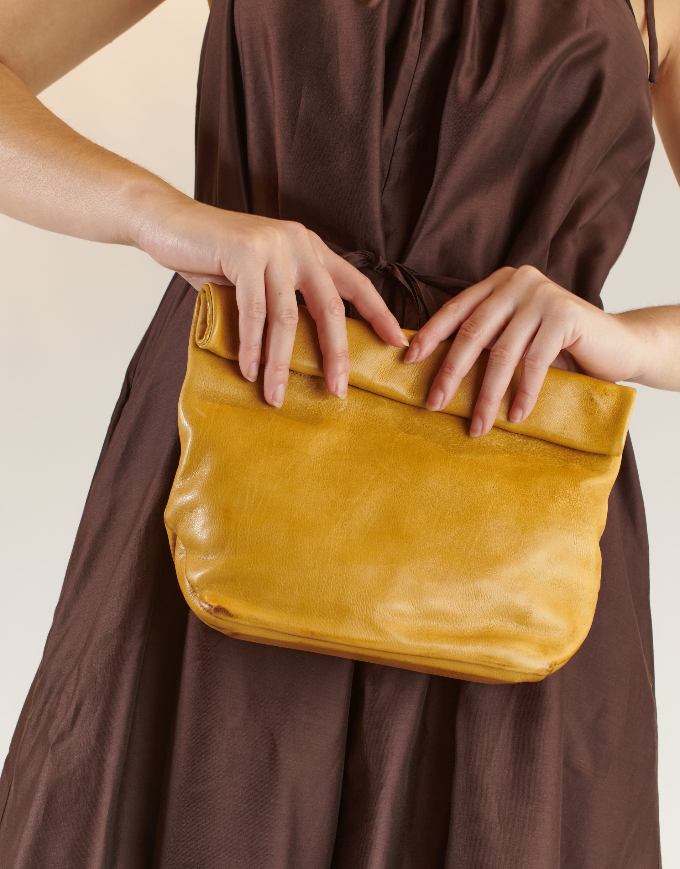 נעלי נשים - A.S. 98 - תיק קלאץ' KARINA - חרדל